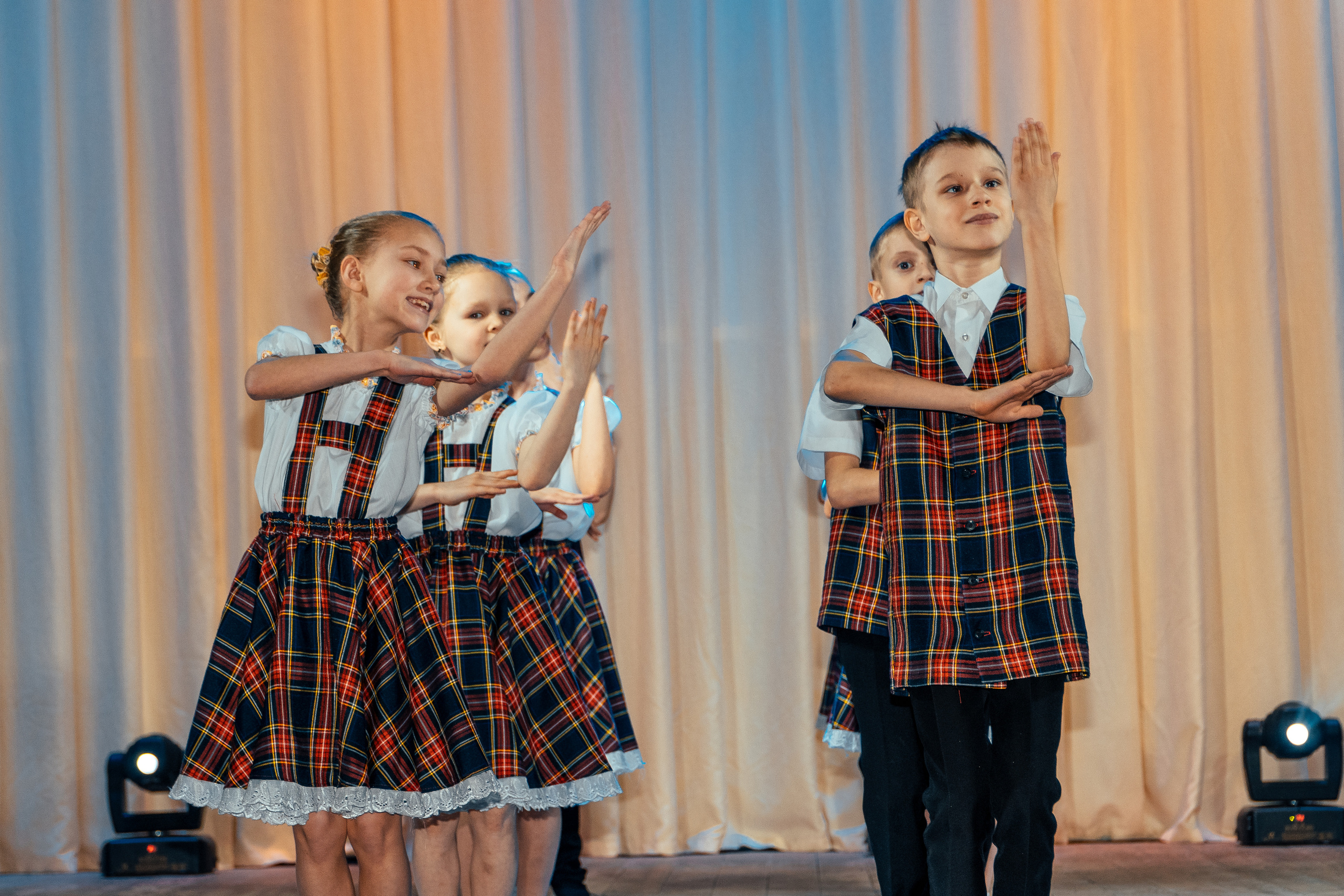 «Весь мир начинается с женщины». Новотитаровский Дом культуры