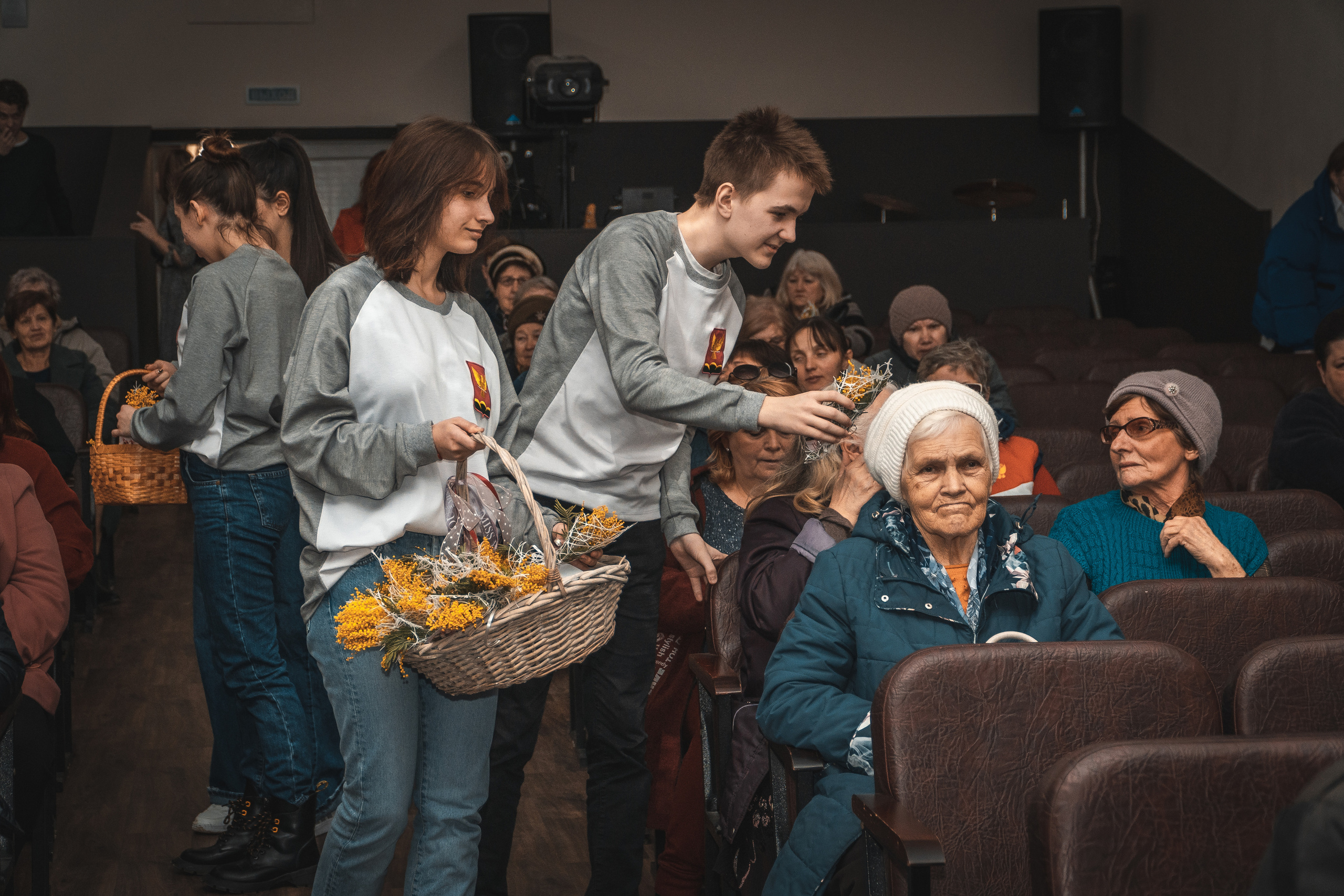 «Весь мир начинается с женщины». Новотитаровский Дом культуры