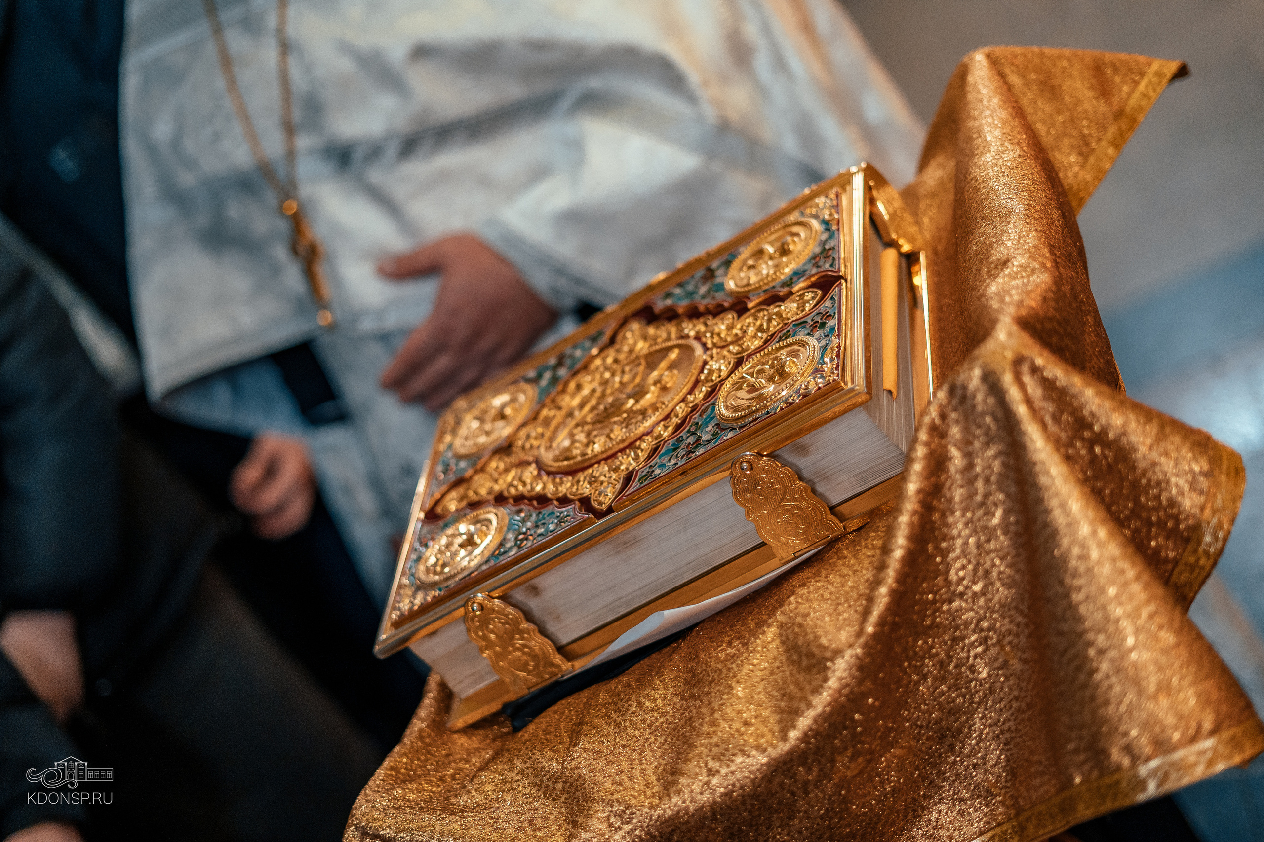 Молебен за учащихся и учащих. Новотитаровский Дом культуры