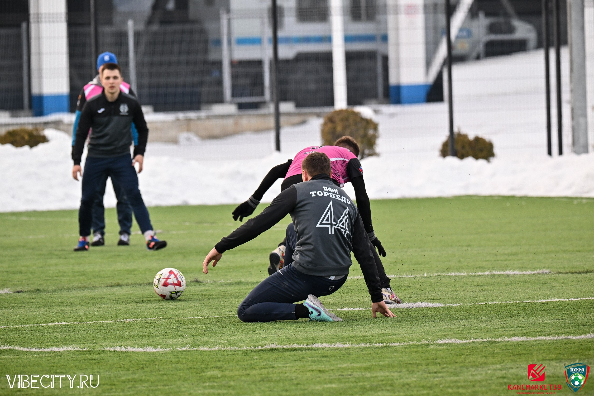 Калининградская Любительская Футбольная Лига, Премьер лига 14 тур, Торпедо-Авось рати. VIBECITY.RU Вайб Сити Ру Фоторепортажи Фотоотчеты Калининград