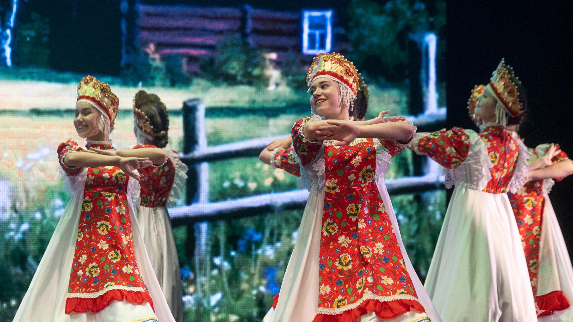 Юбилейный концерт студии эстрадного танца «Изумрудный город». Репортажный фотограф в Казани Павел Серпокрылов