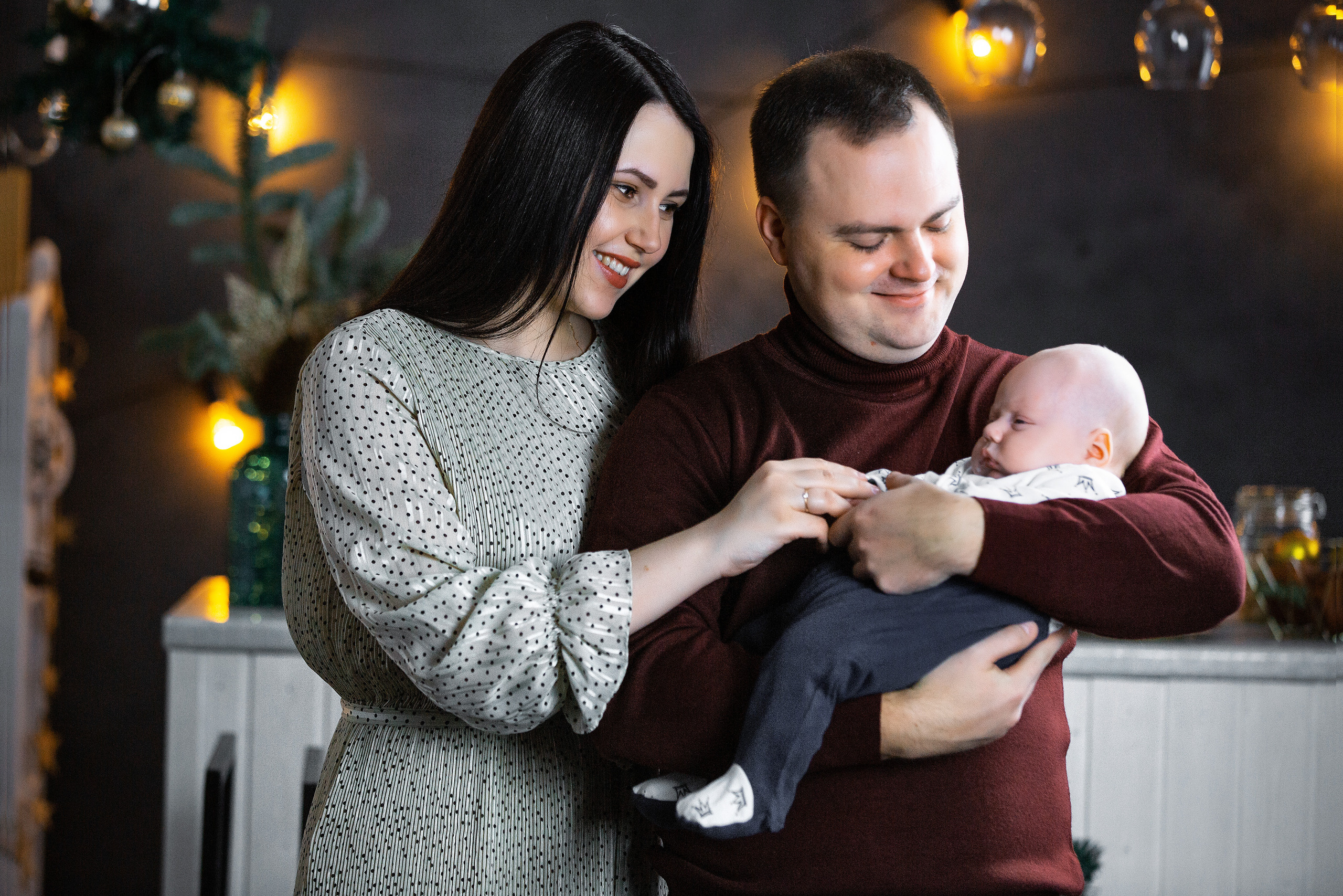 Фотосессия Артура, Насти и маленького ребенка в фотостудии AJUR. Свадебный фотограф в Барановичах Вячеслав Шах-Гусейнов, фотошкола