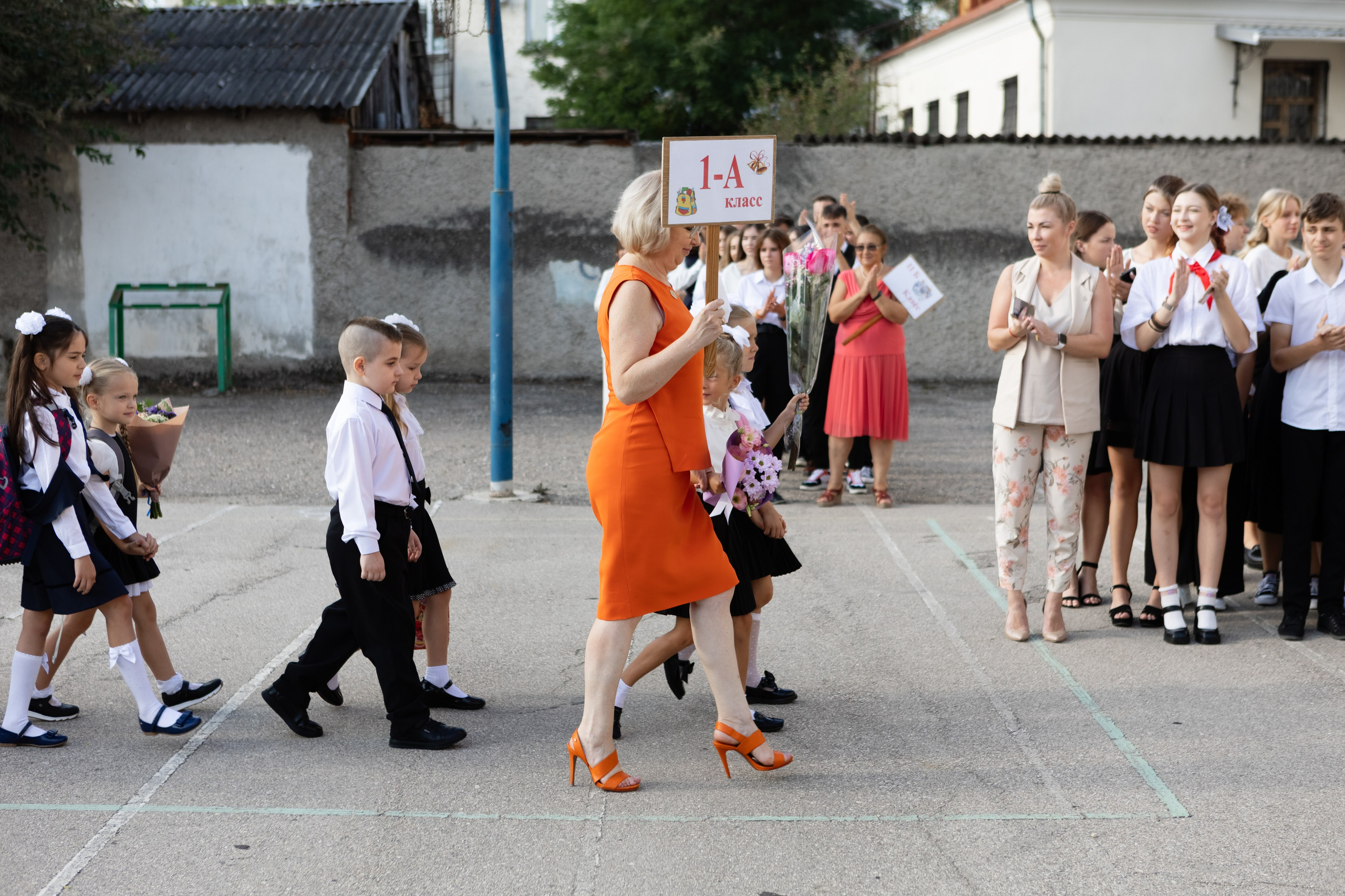 Первый раз — в первый класс. Фотосессия первоклассников 1 сентября. Свадебный фотограф, фотосъемка в Крыму, Севастополе, Симферополе, Ялте