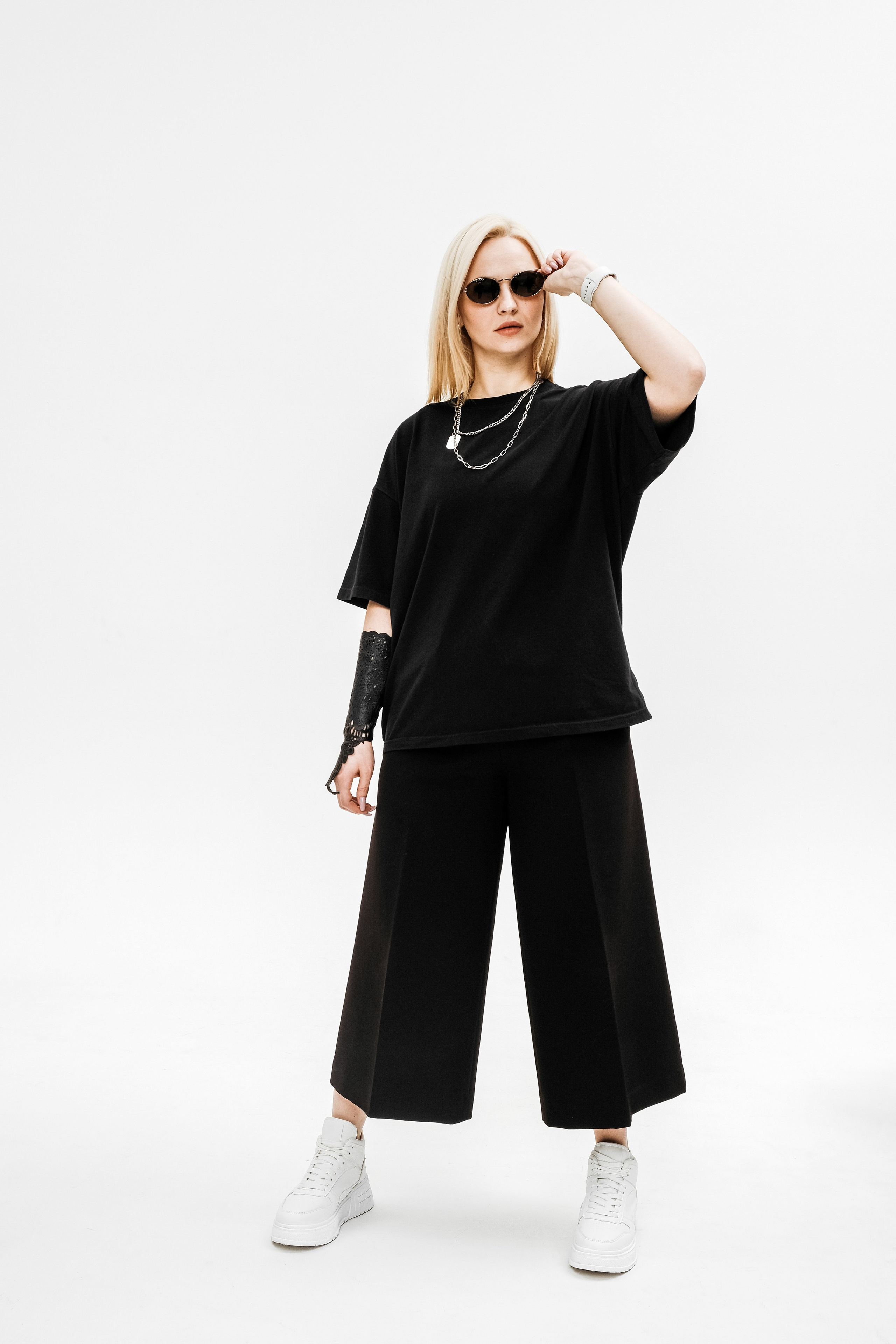 Контент для кавер-группы Dance Bro. Фотограф и видеограф Анна Жагорина