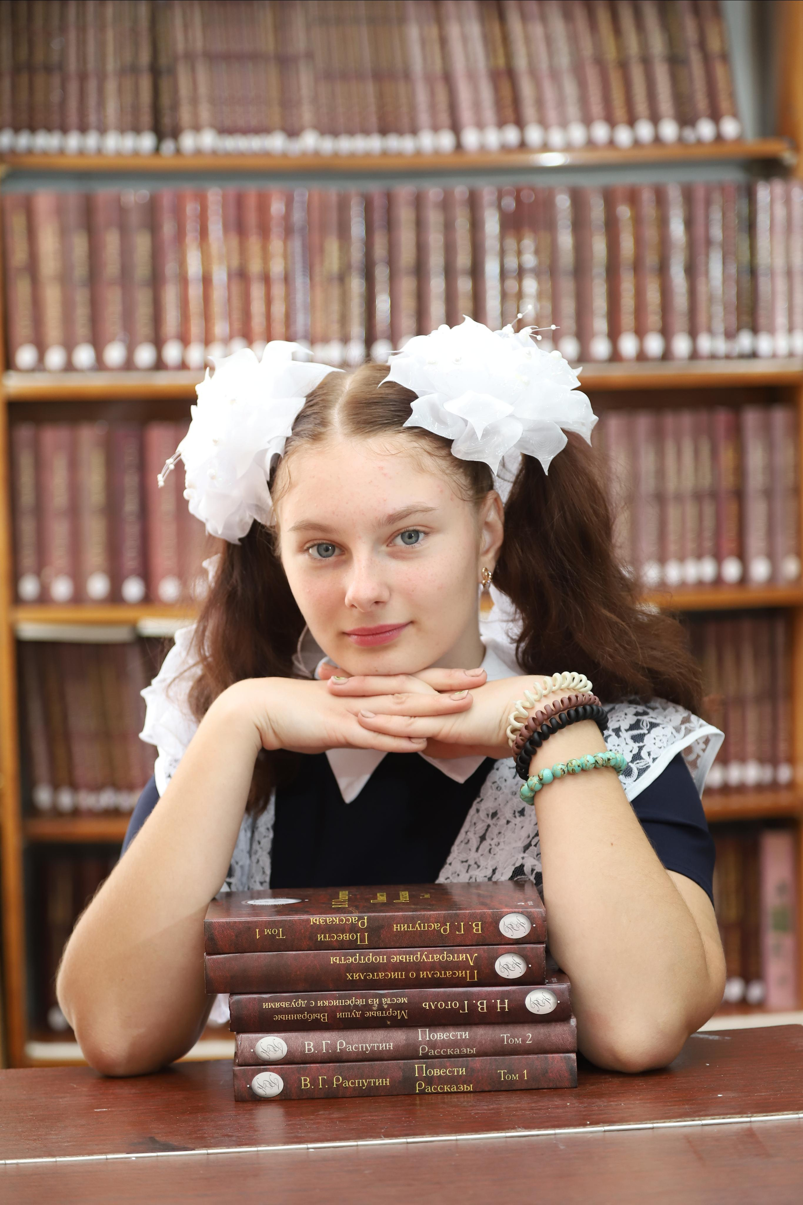 Яркая школьная сьемка. Выпускной альбом Шахты Ростов