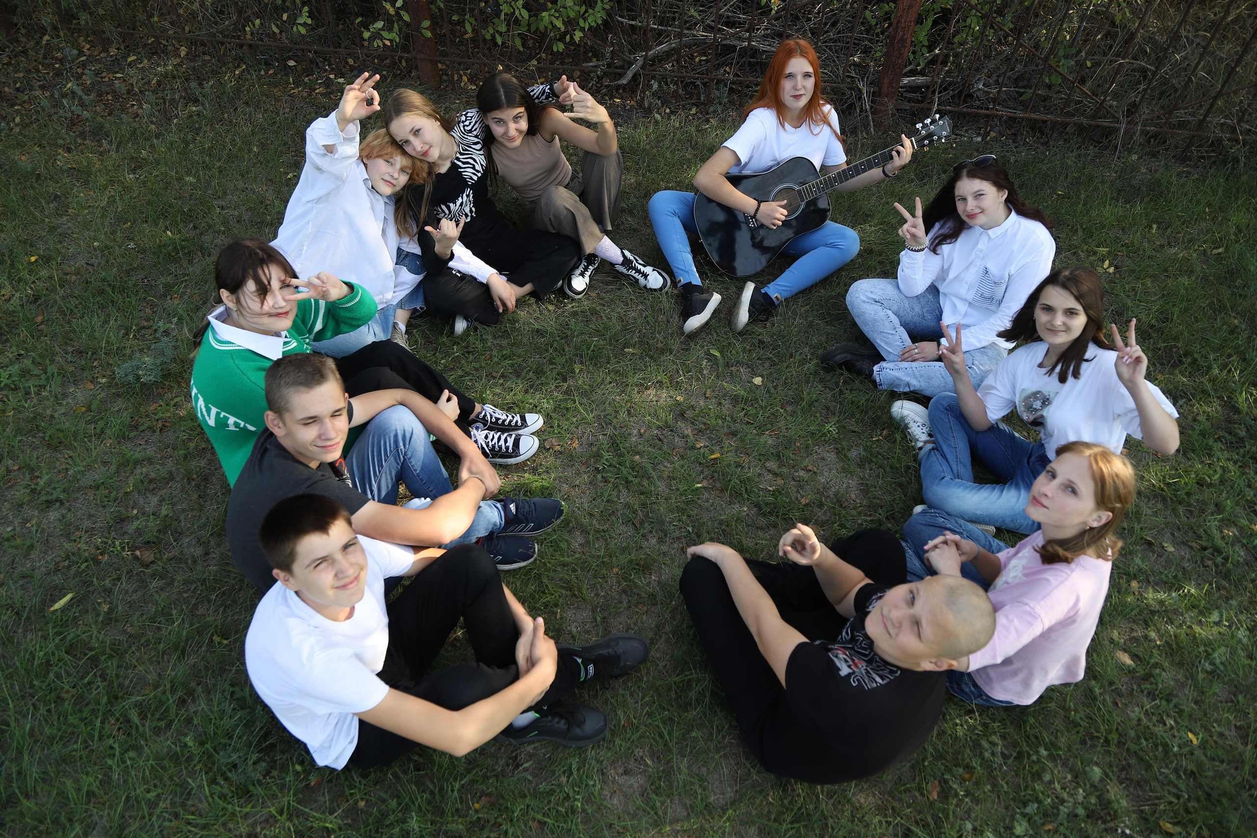 Яркая школьная сьемка. Выпускной альбом Шахты Ростов