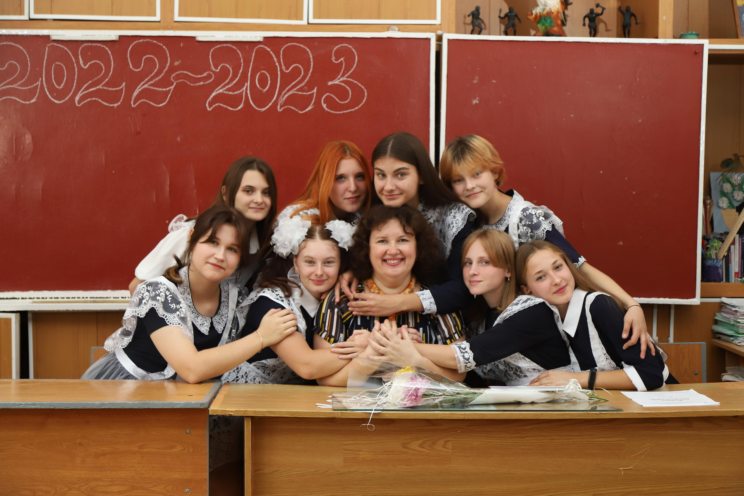 Яркая школьная сьемка. Выпускной альбом Шахты Ростов