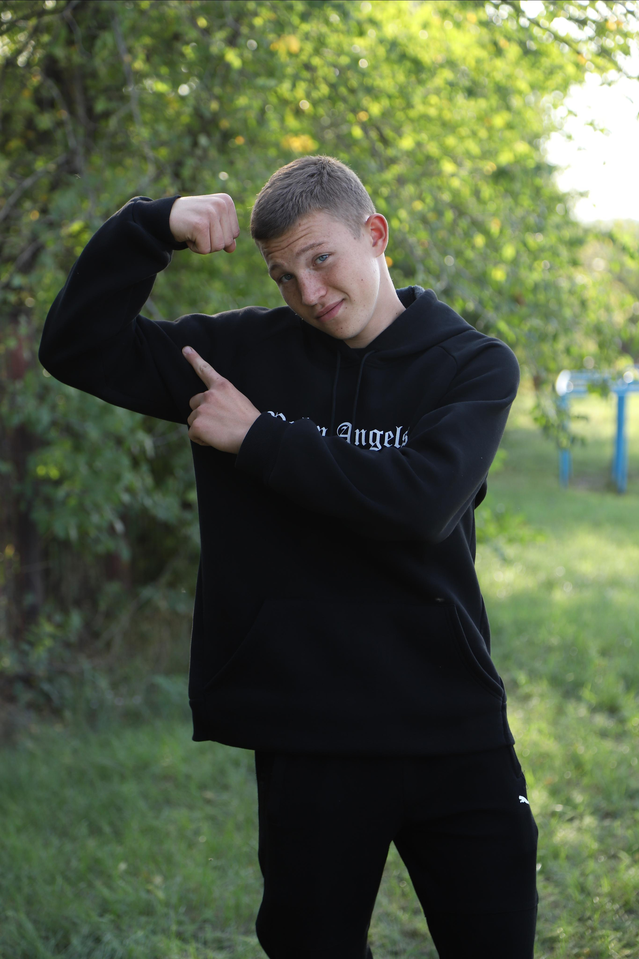 Яркая школьная сьемка. Выпускной альбом Шахты Ростов