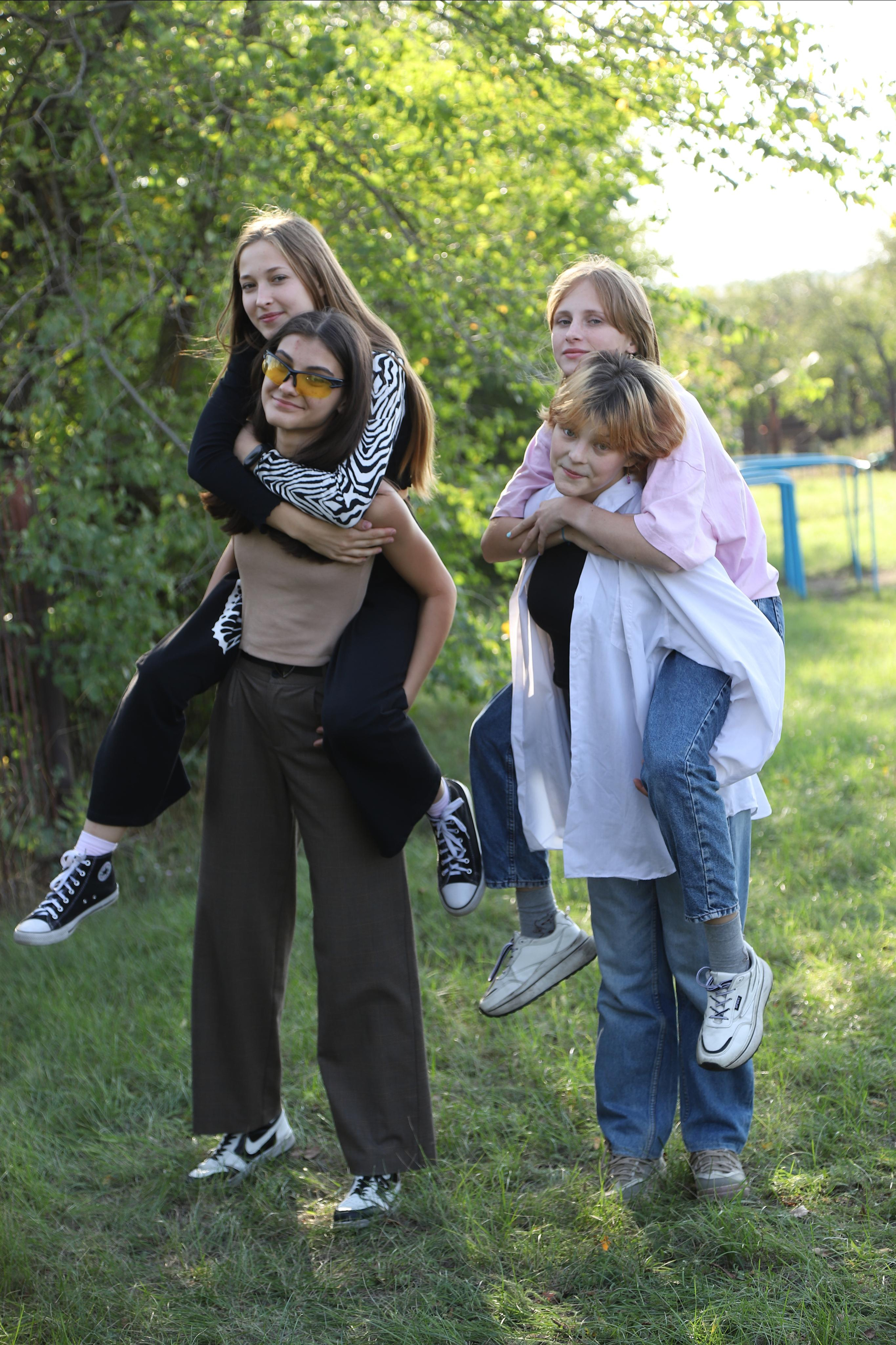 Яркая школьная сьемка. Выпускной альбом Шахты Ростов