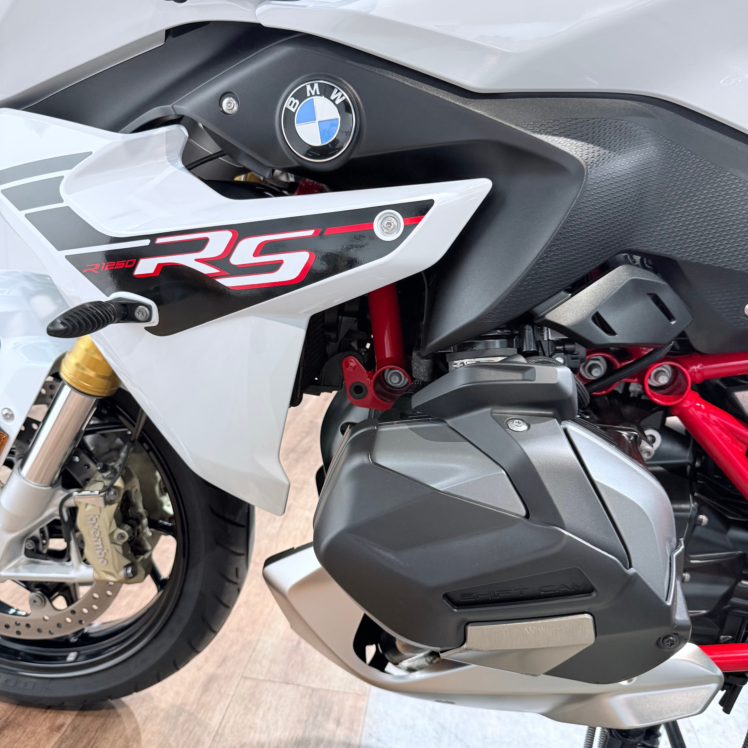 2022 ВМW R1250RS Sрort ABS Light White Red Frаmе. Hello Davidson, Москва. Только хорошие мотоциклы…