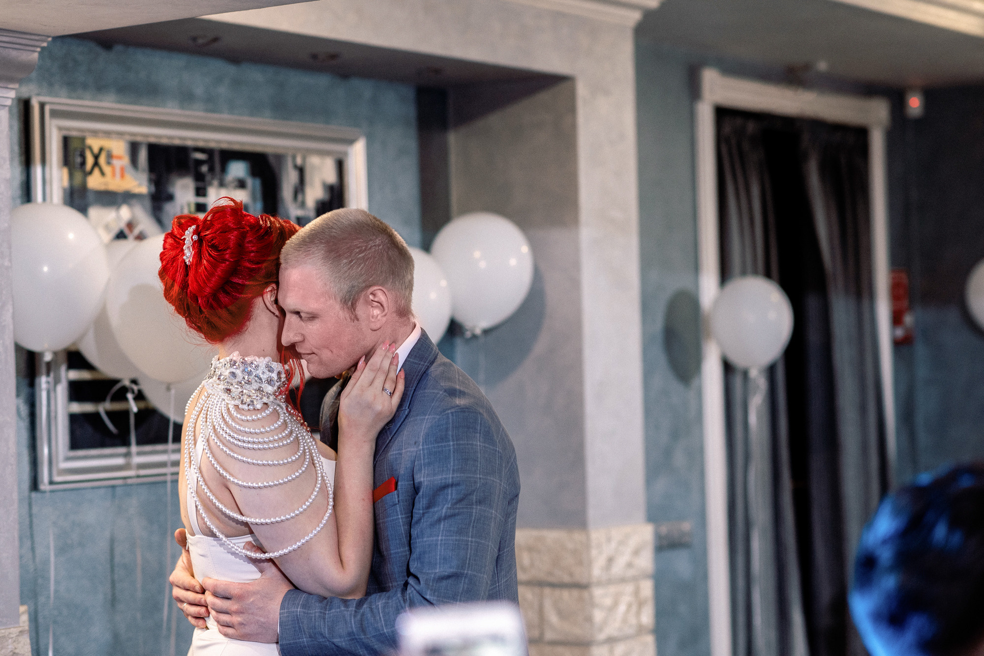 Нежная встреча на вокзале Юлии и Ивана. Свадебный Фотограф Минск || Фото и Видеосъёмка Минск || Другие города