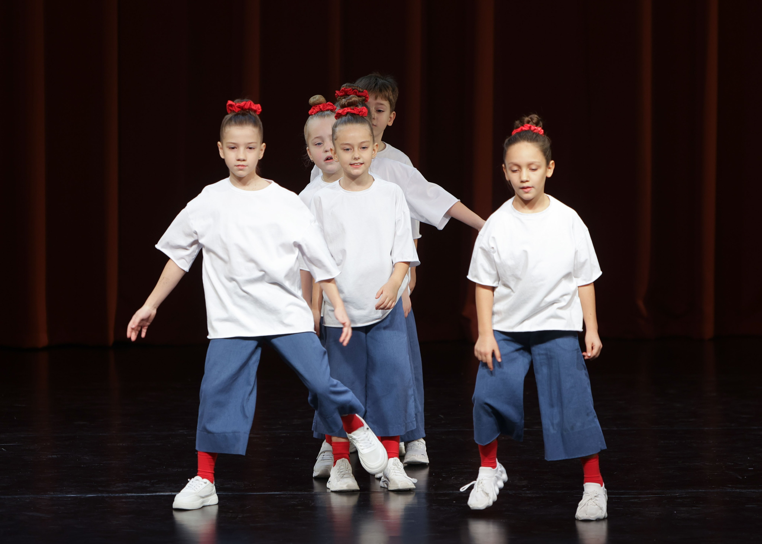 Фестиваль хореографического искусства «КУБОК ЛЕГЕНДЫ — 2025». Выпускные альбомы и школьный фотограф в Подольске, Троицке, Щербинке, Москве и Московской области