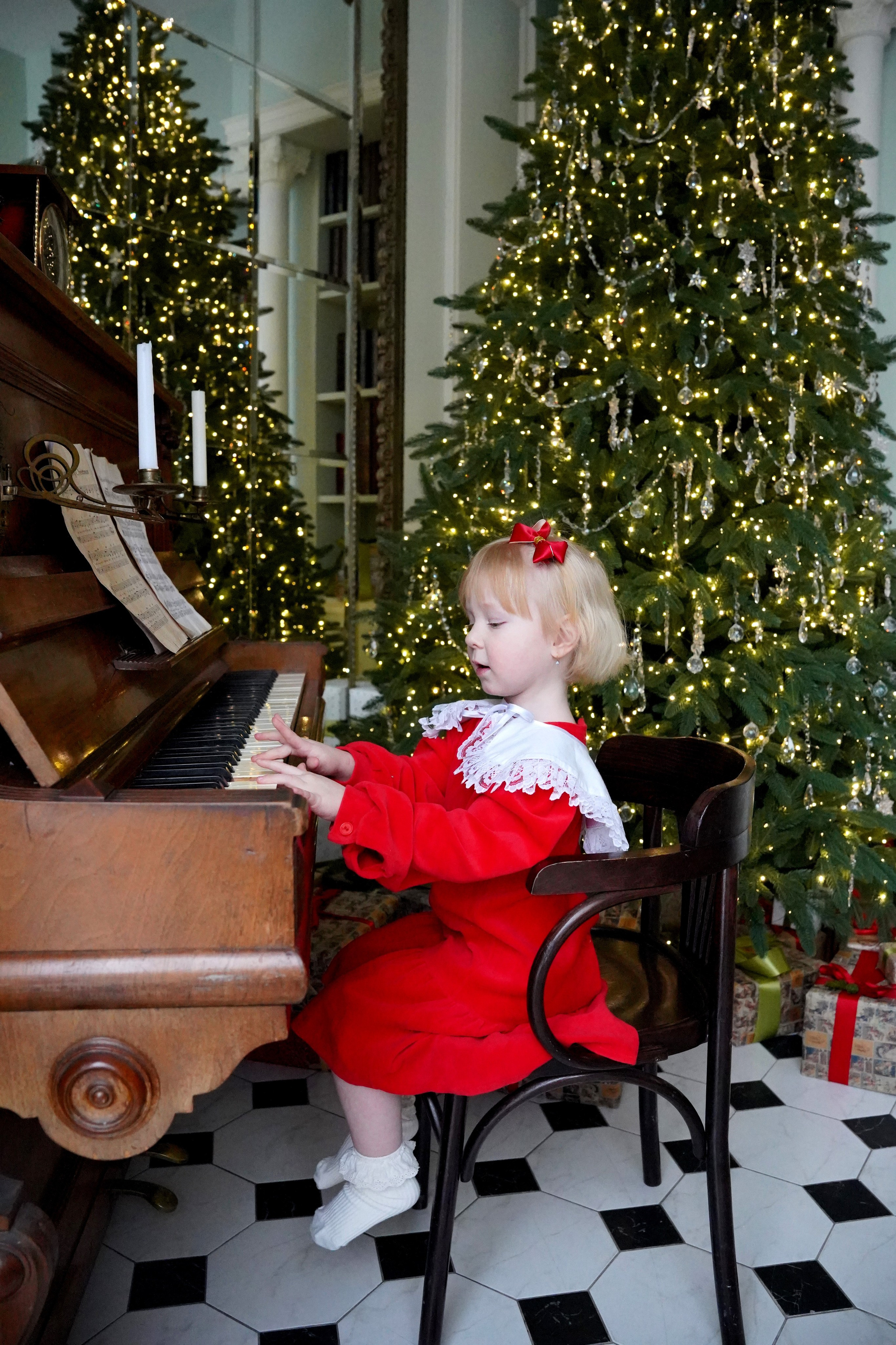 Фотосессия для маленькой Кристины. Студийный и портретный фотограф в САНКТ-ПЕТЕРБУРГЕИрина Махаон