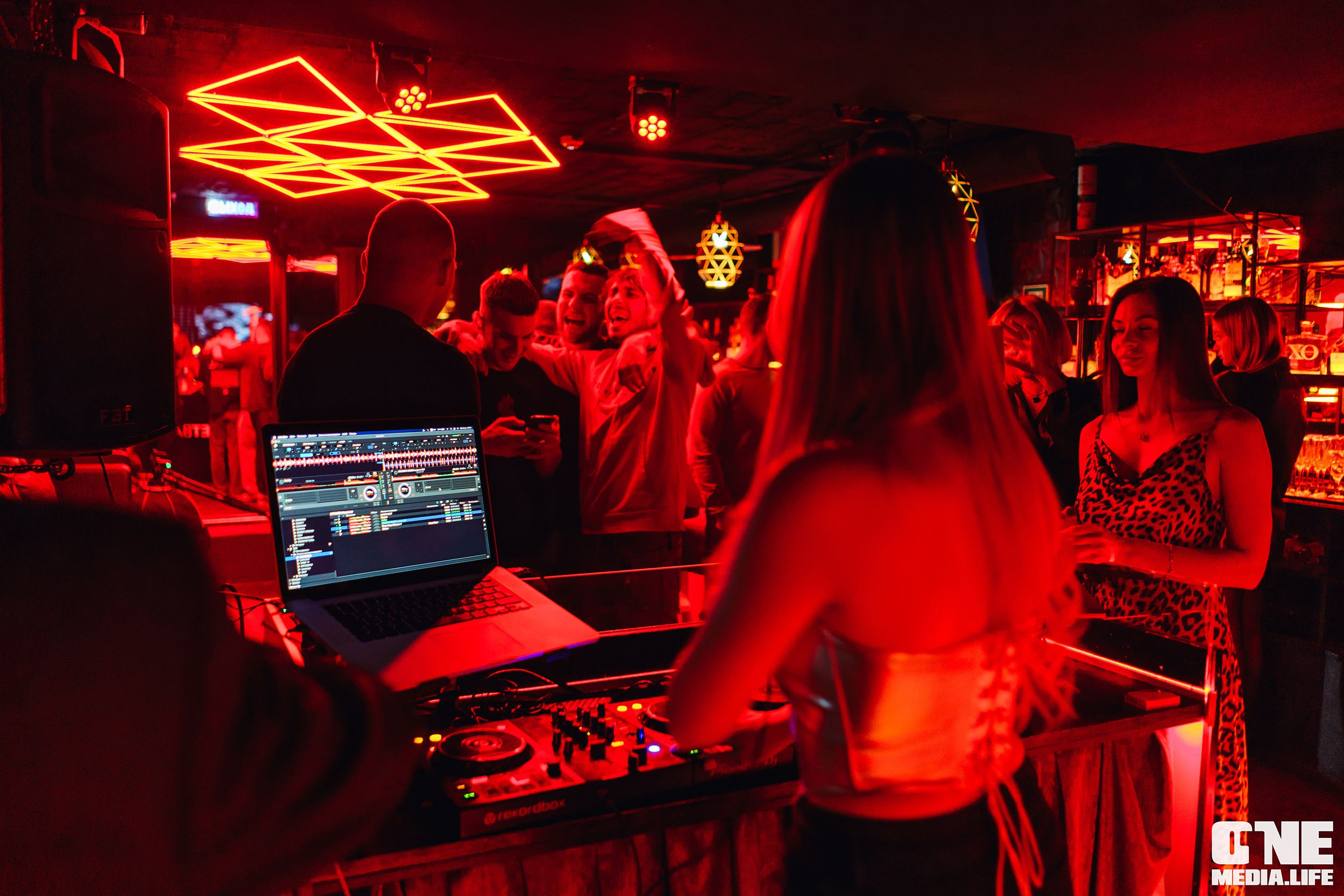 Фоторепортаж из бара Secret. One Media Life: фоторепортажи, фотоотчеты с мероприятий и заведений