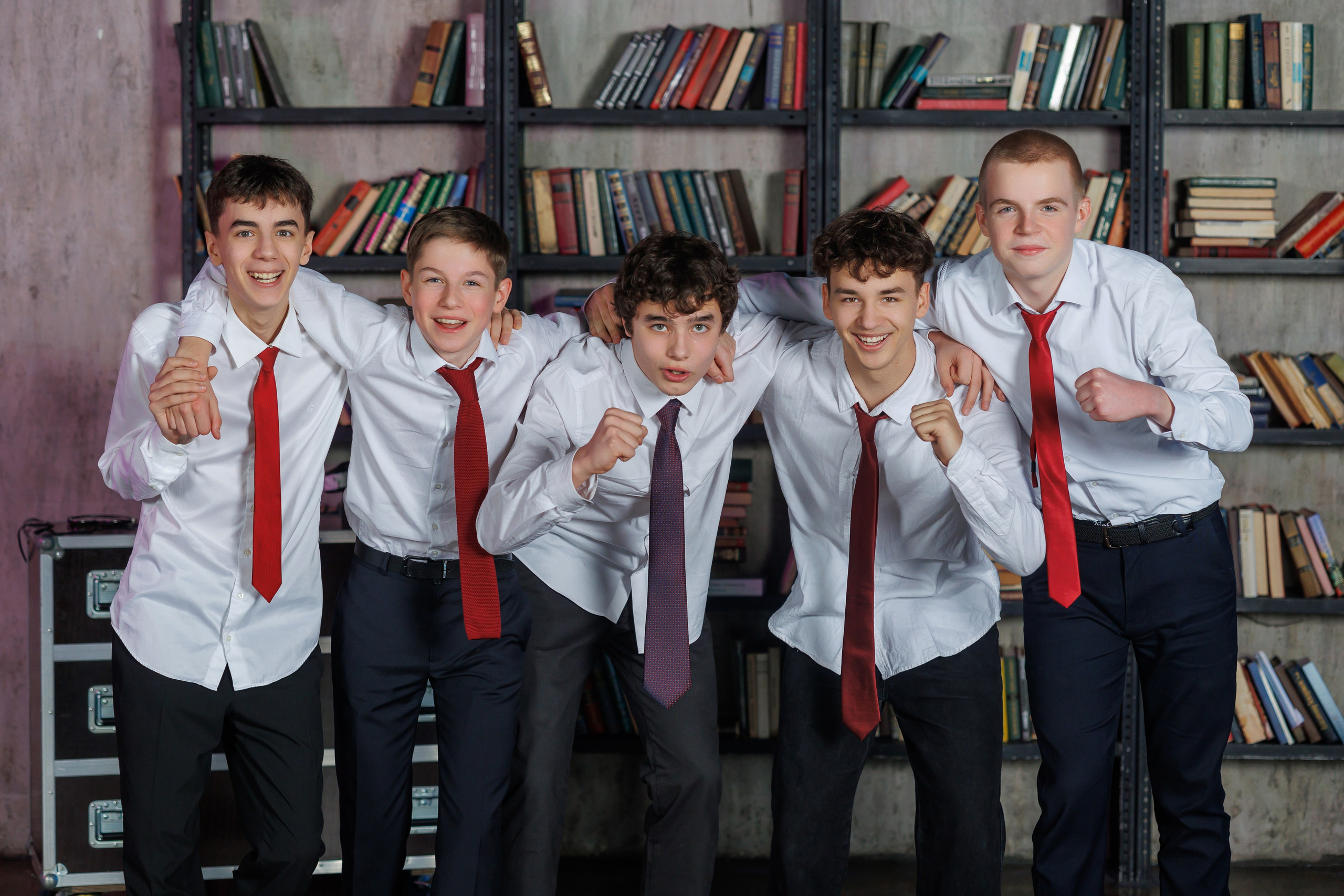 Студийная фотосъемка для старших классов в Москве. Профессиональная фото и видеосъемка. Москва