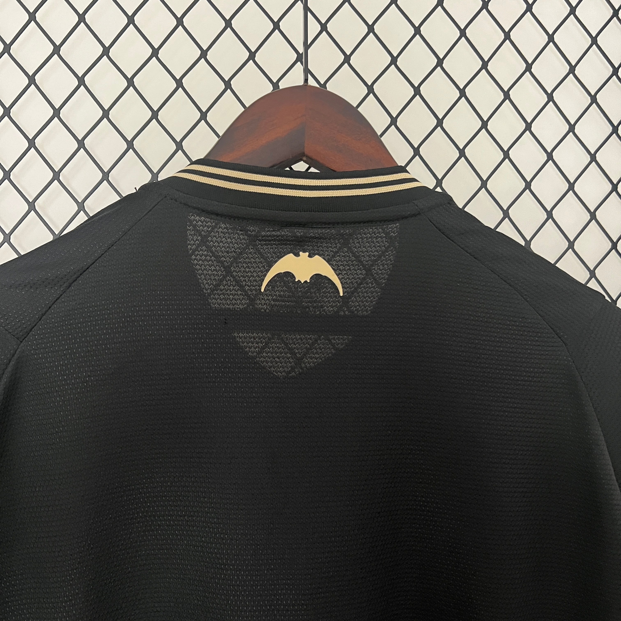 Купить футболку Valencia 2024 чёрную. Футбольный магазин — ssw_magazin