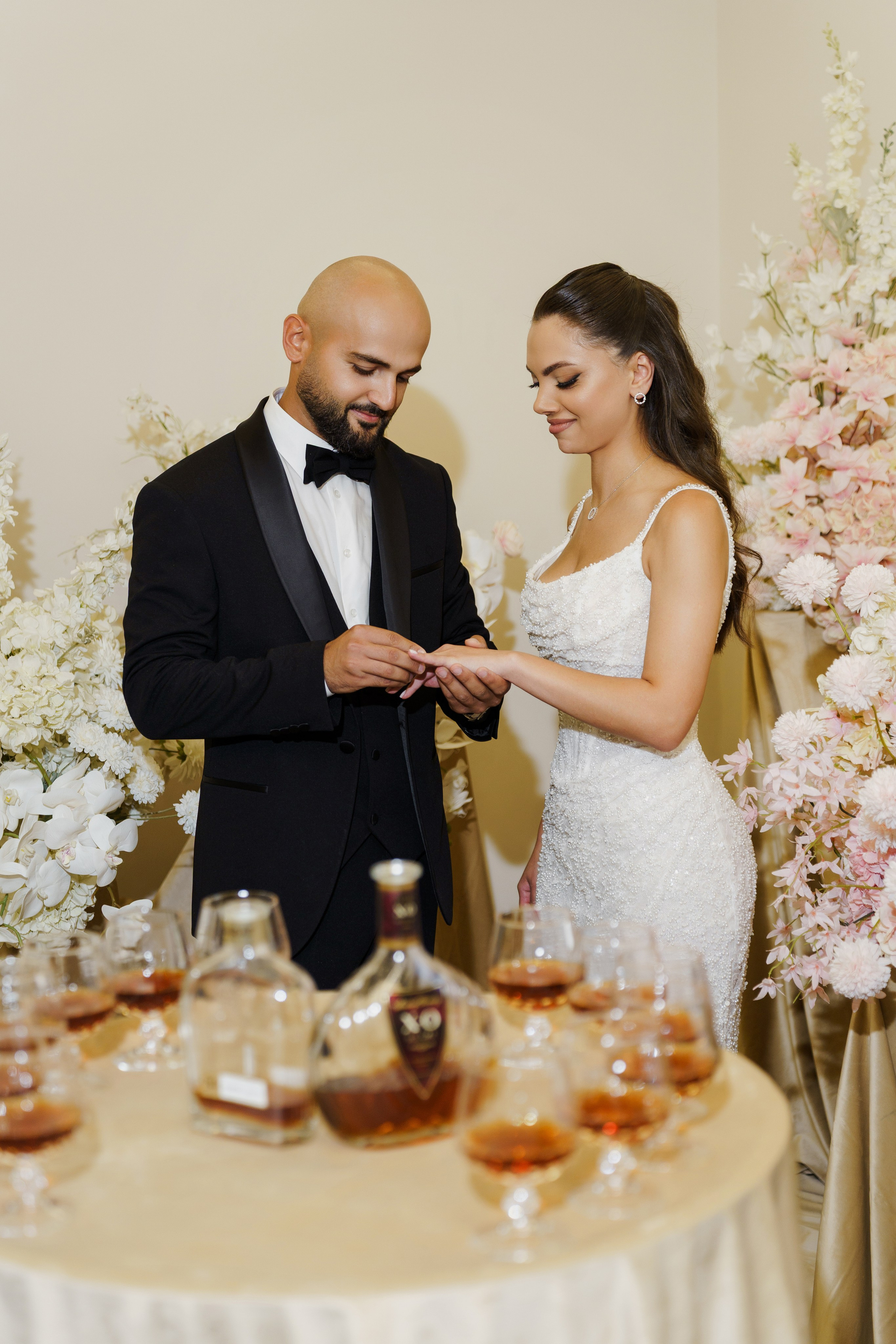 Сватовство в Краснодаре от лучших свадебных фотографов и операторов ТВИНС СТУДИО. ТВИНС СТУДИО — лучшие свадебные фотографы и видеографы в Краснодаре