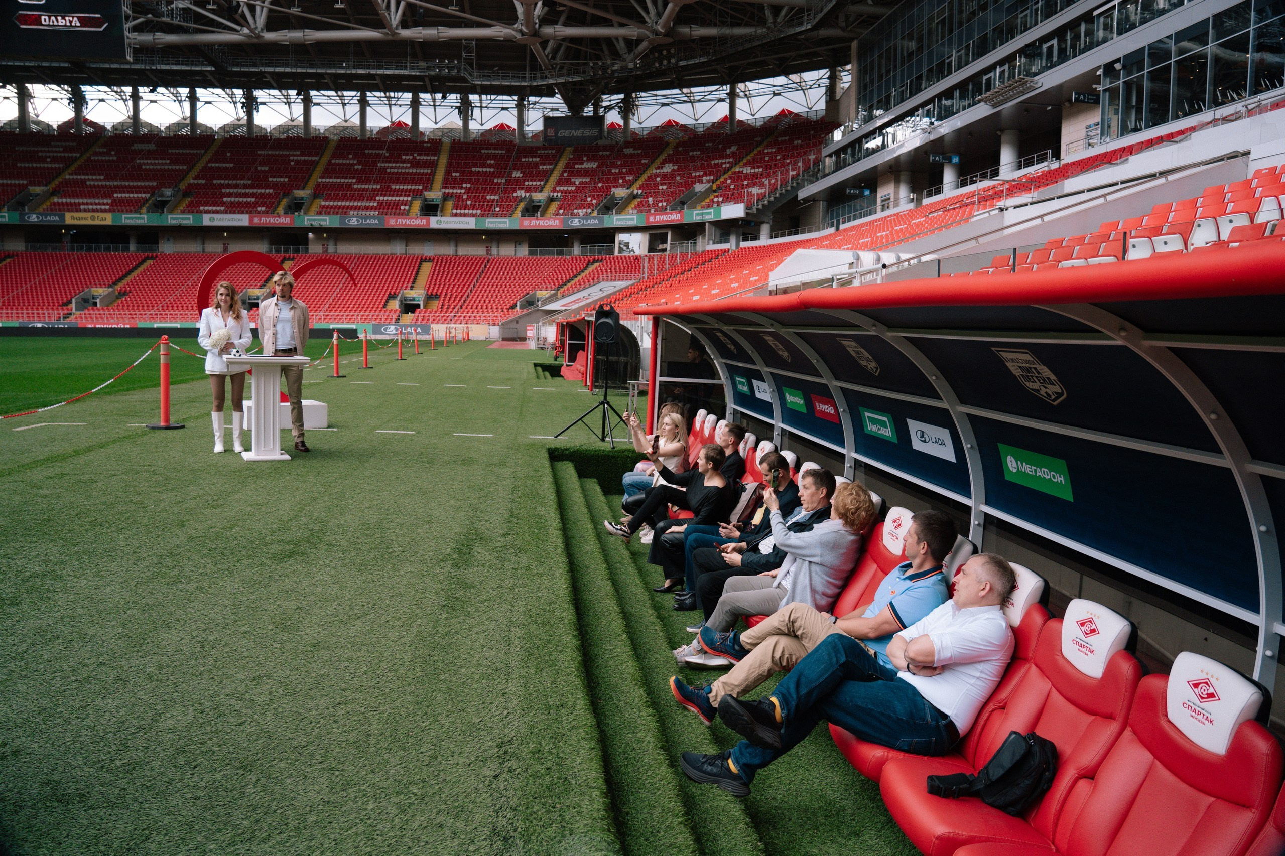 Свадебная фотосессия на стадионе Спартак Тушино