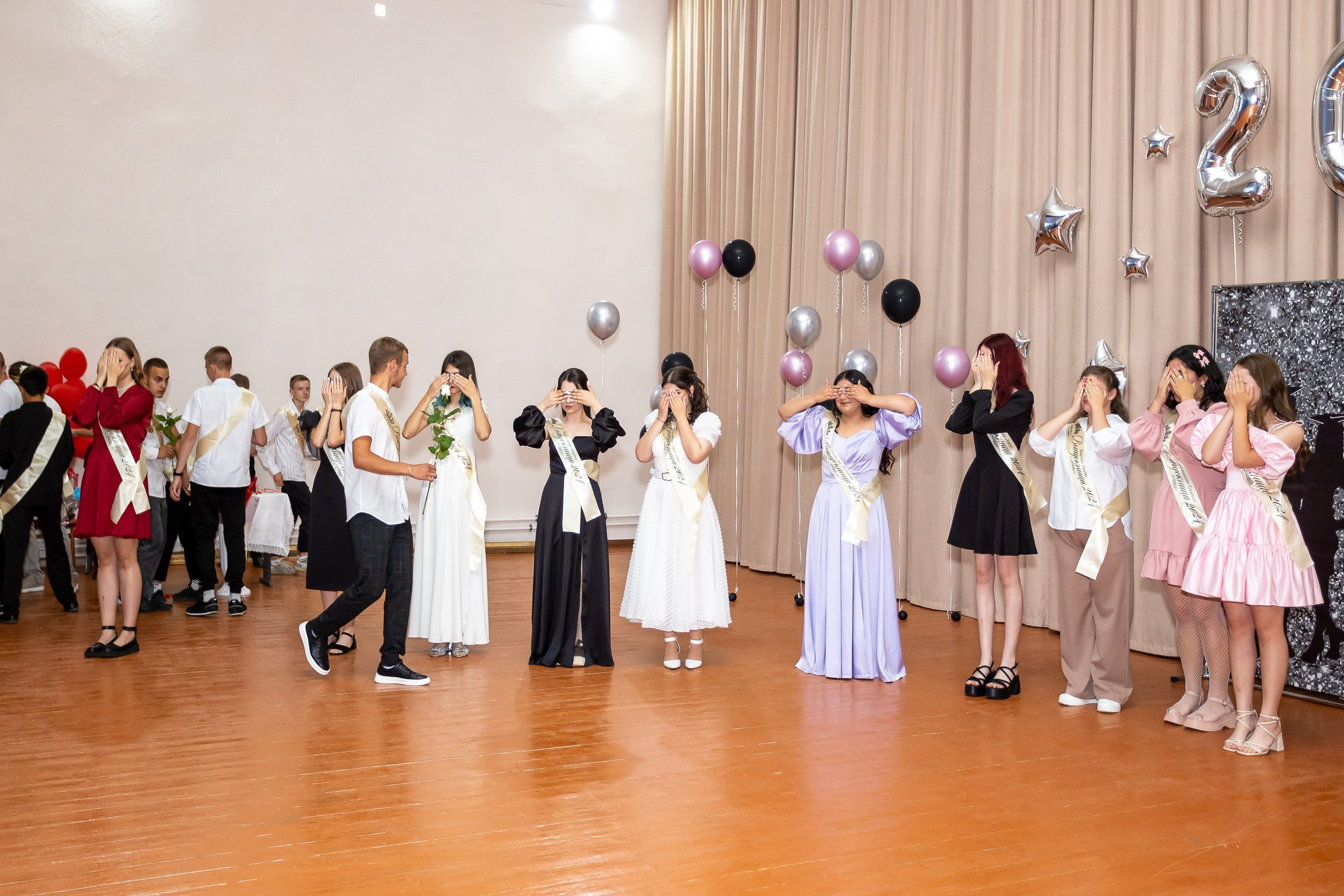 Вручение аттестата 2024 г. Выпускные альбомы Майкоп, Краснодар Елена Золотарева