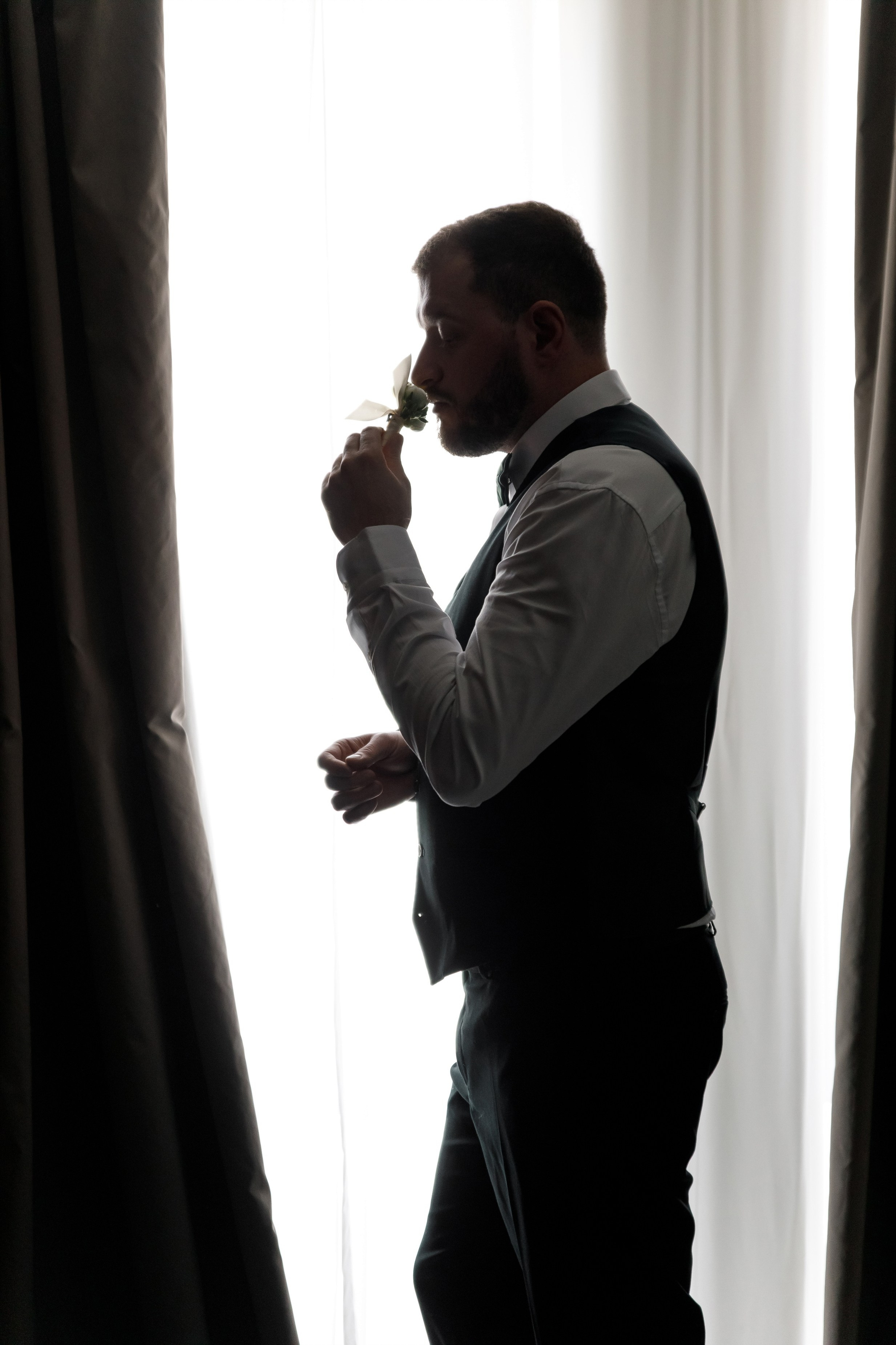 Свадебный организатор Ольга Гурьянова обсуждает план свадьбы с парой в Москве