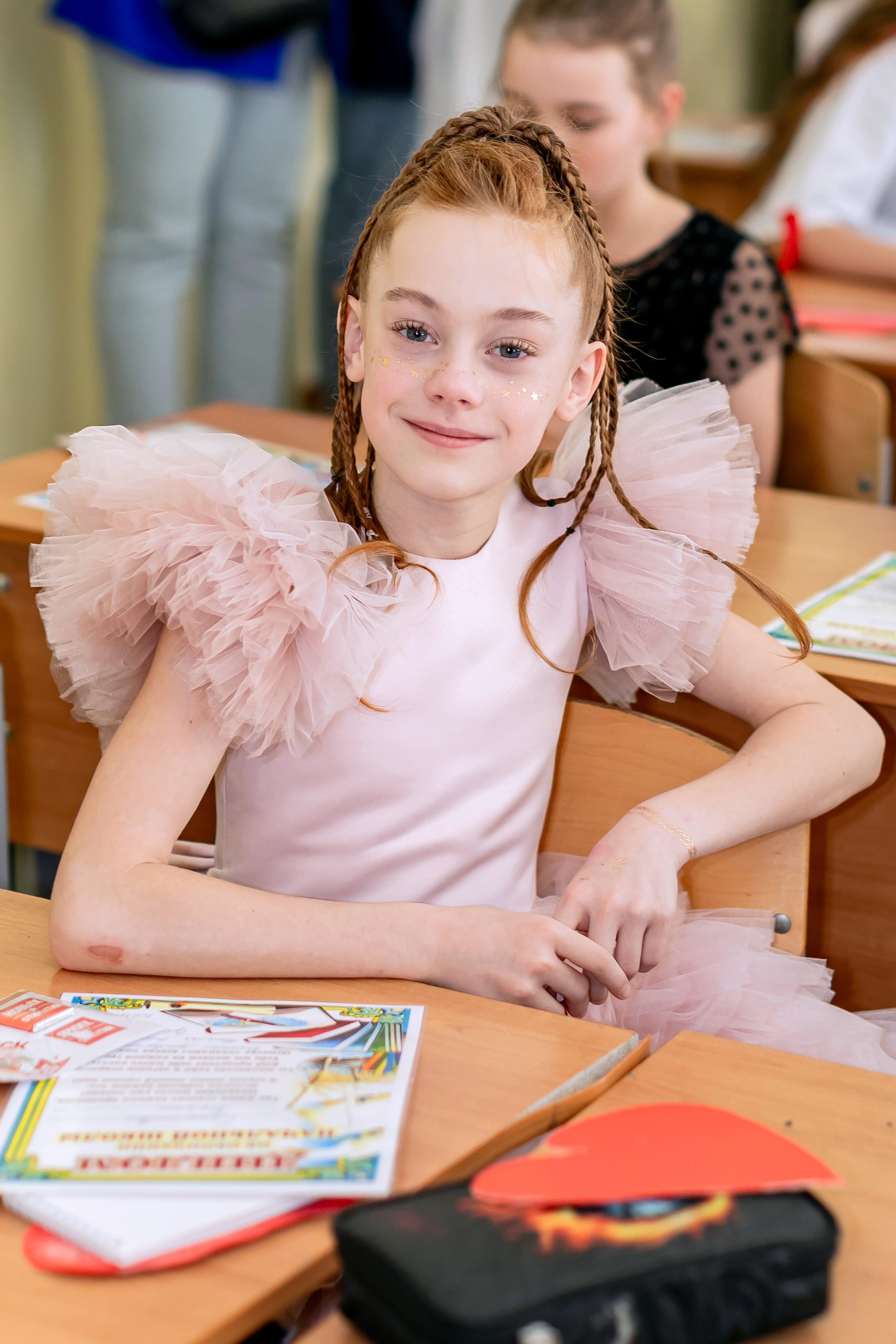 Выпускной в начальной школе в классе. Фотограф и видеограф Москва. Свадебный фотограф, видеограф. Выпускные альбомы. Оживающие альбомы