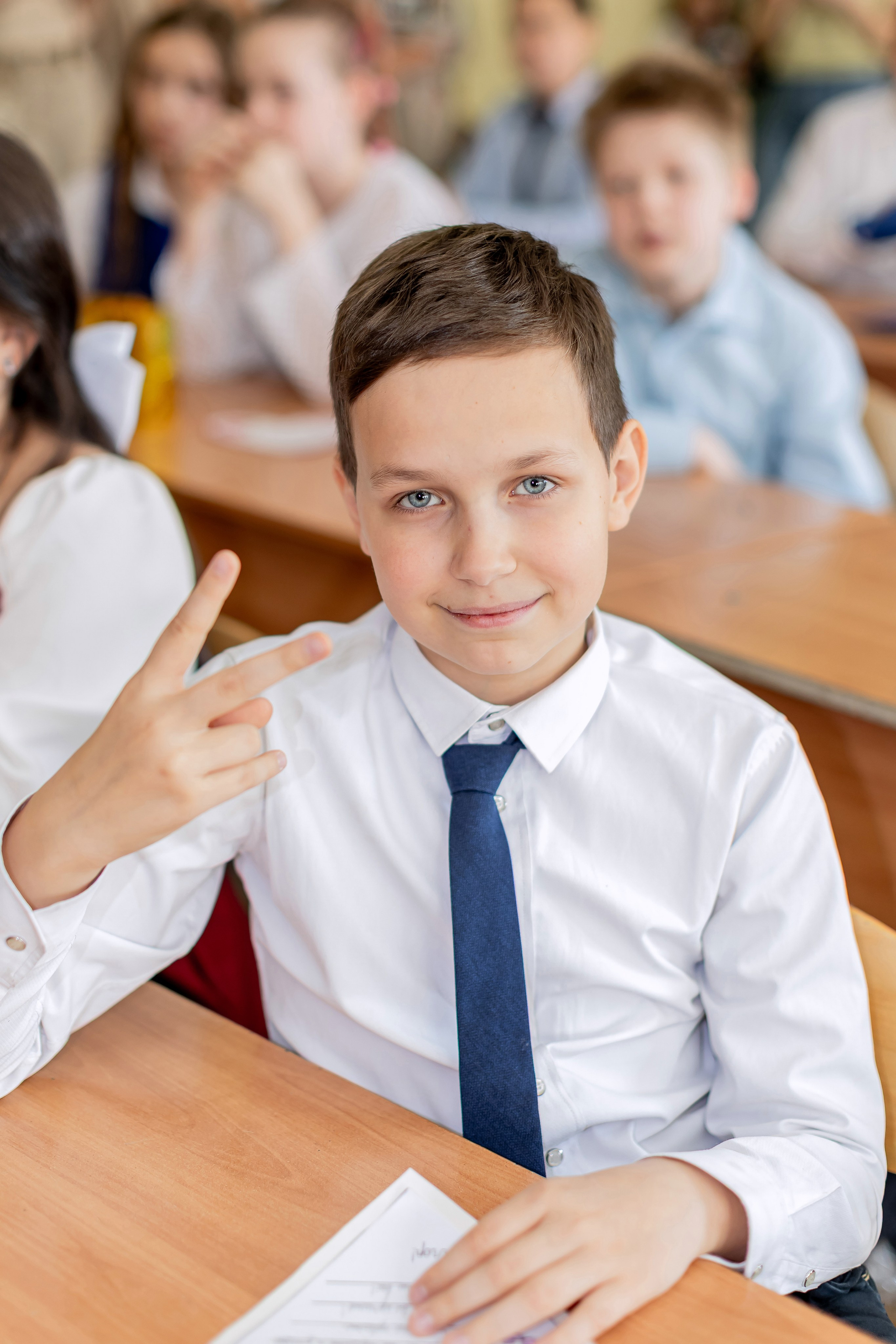 Выпускной в начальной школе в классе. Фотограф и видеограф Москва. Свадебный фотограф, видеограф. Выпускные альбомы. Оживающие альбомы