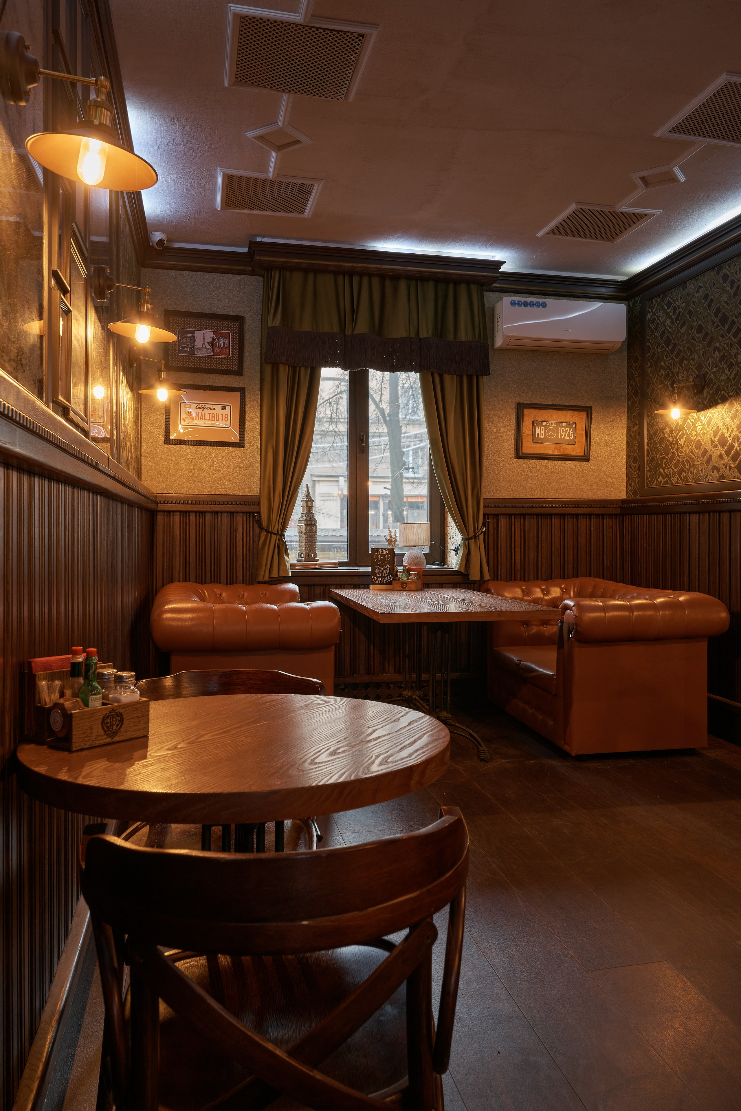 The Tony Pub. Абросимов Лев интерьерный и архитектурный фотограф