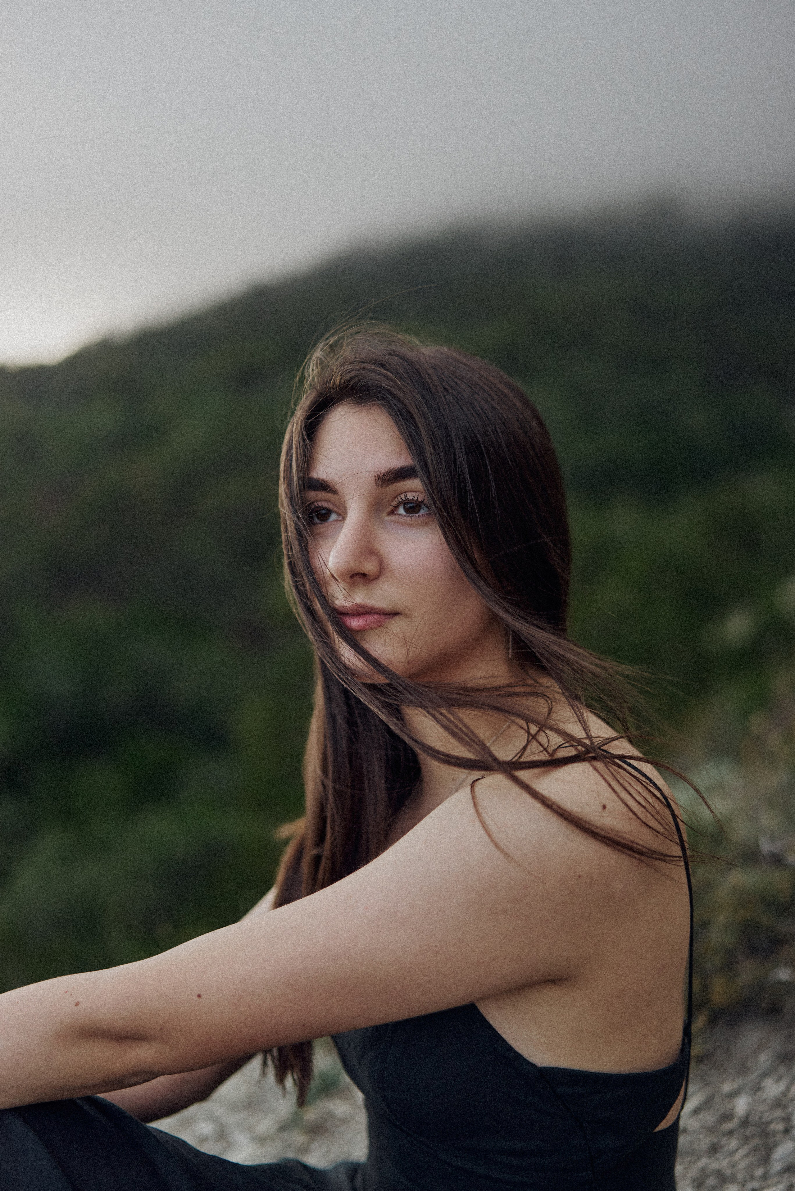 Девушка, натуральный портрет на природе