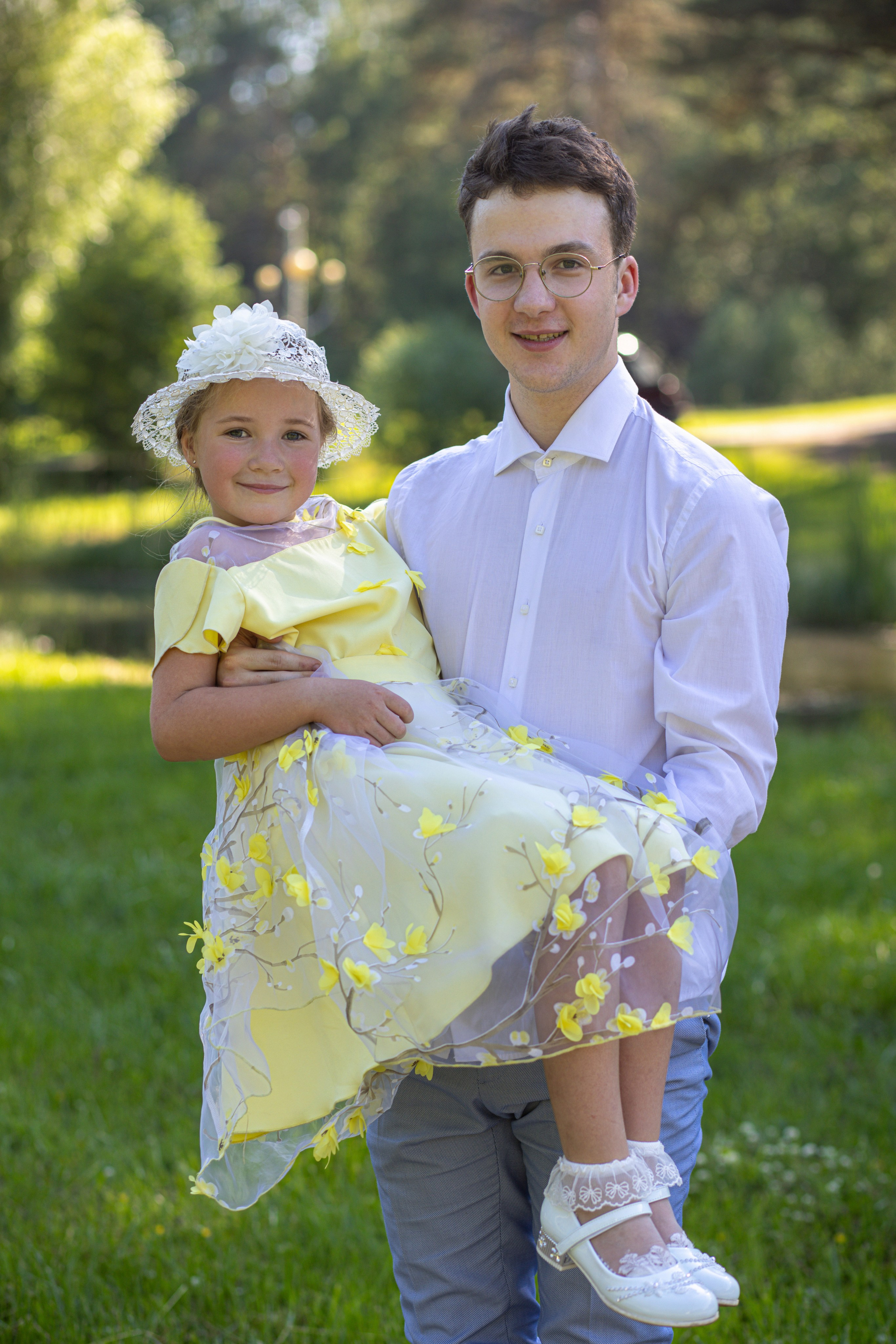 Фотосессия на выпускной. Школа № 12, 11 класс, 2024 г. Студия выпускных альбомов Остров