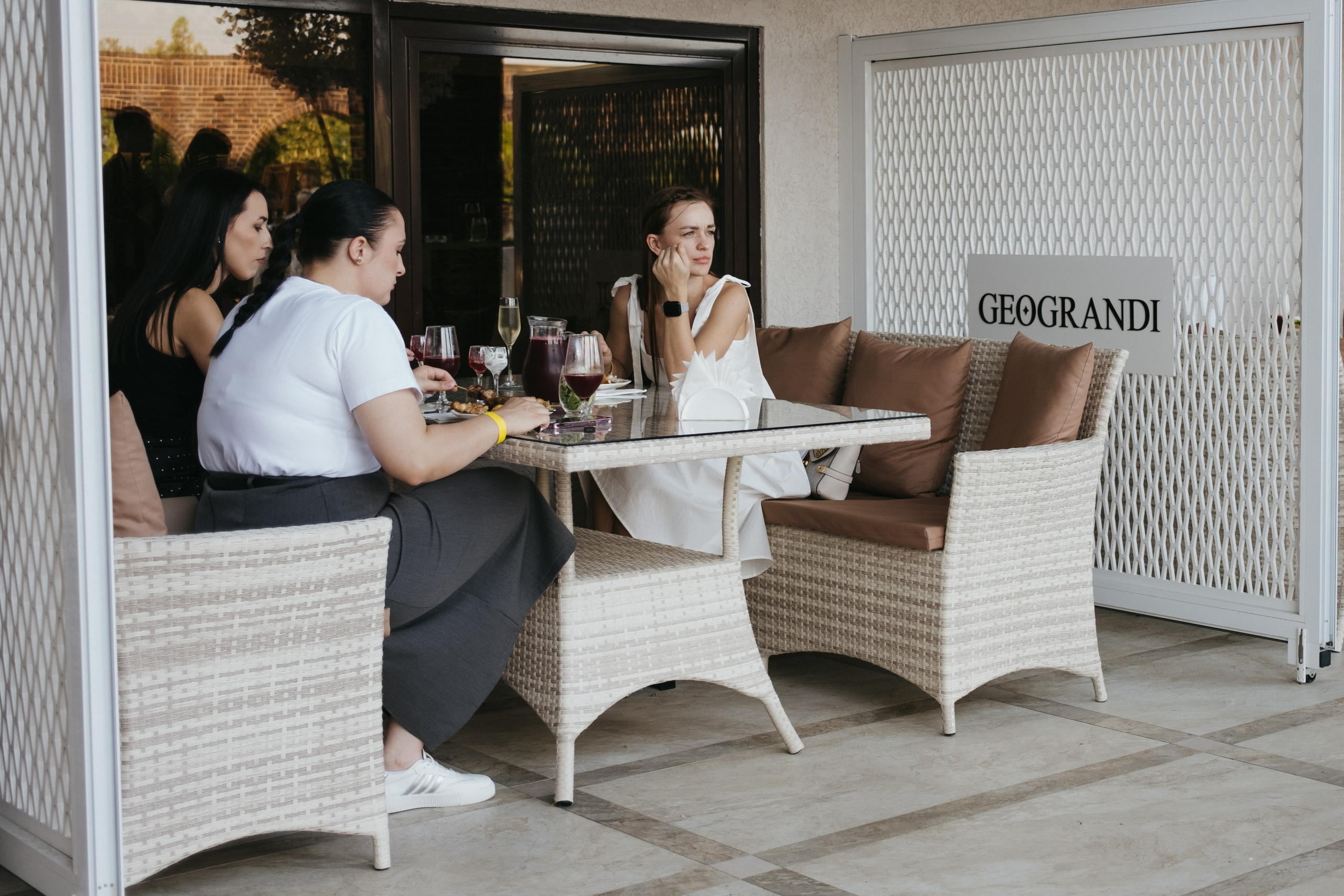 Выставка «Свадебный переполох» Краснодар. Свадебный и репортажной фотограф Денис Ожигин в Краснодаре и Краснодарском крае