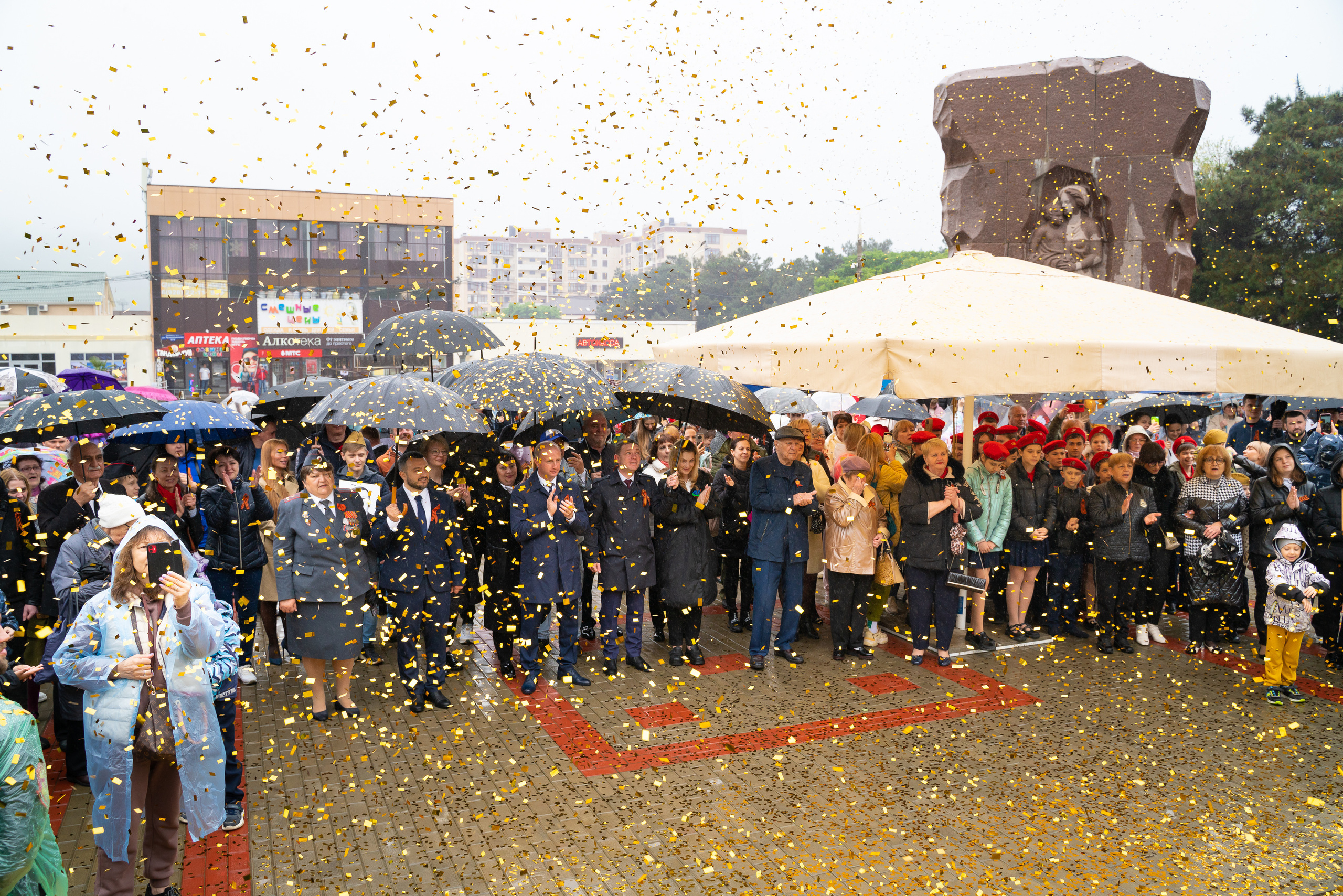 9мая. Кабардинка. Жизнь курорта Кабардинка в фотографиях