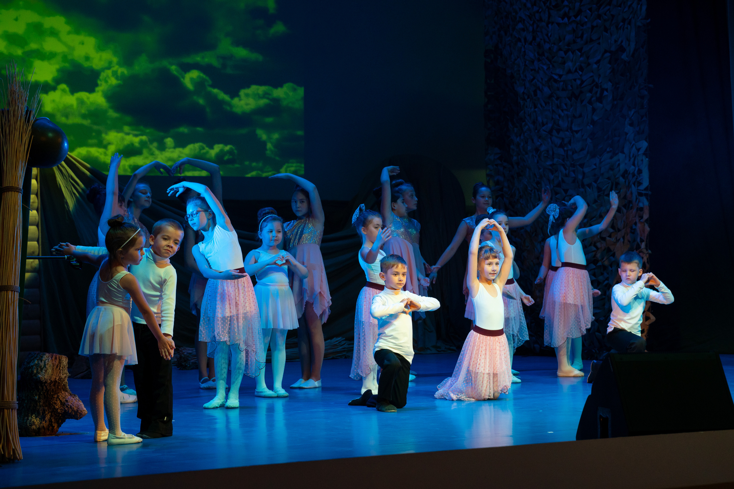 9 мая Марьина роща. Жизнь курорта Кабардинка в фотографиях