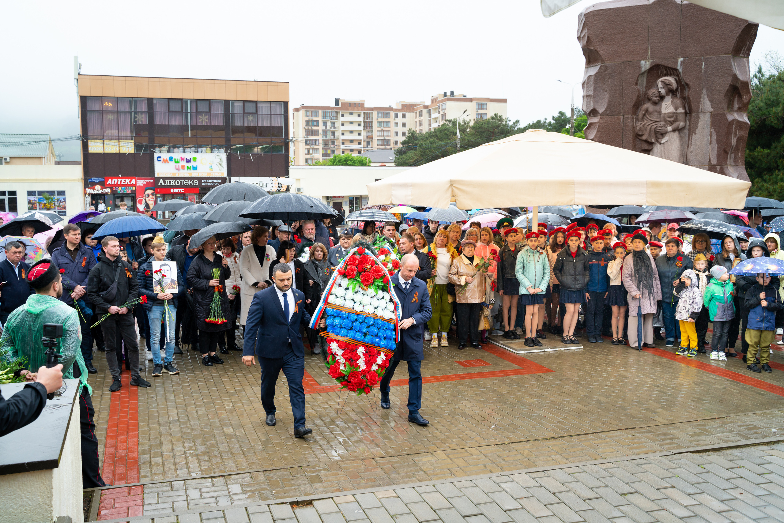 9мая. Кабардинка. Жизнь курорта Кабардинка в фотографиях