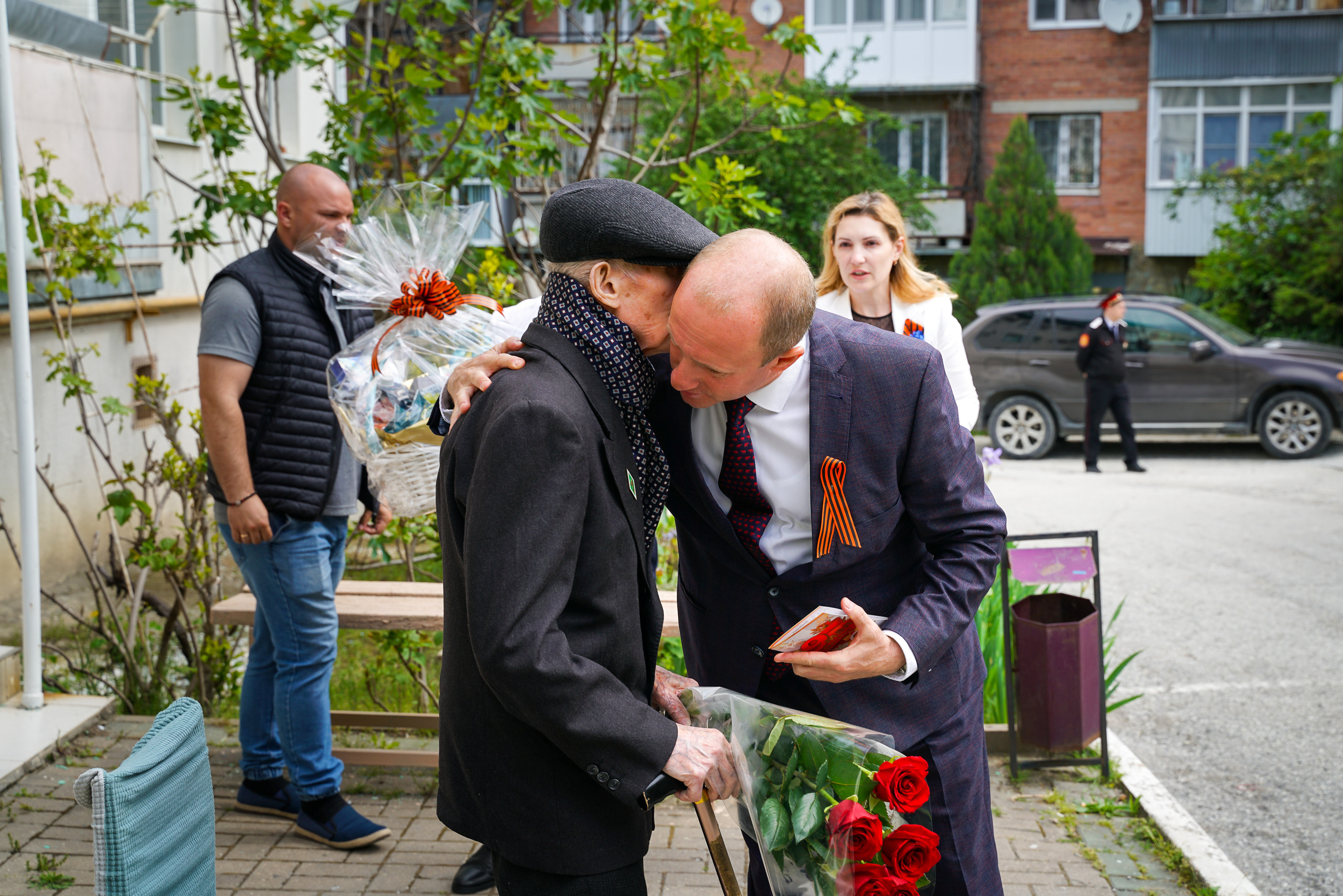 Поздравление ветерану. Жизнь курорта Кабардинка в фотографиях