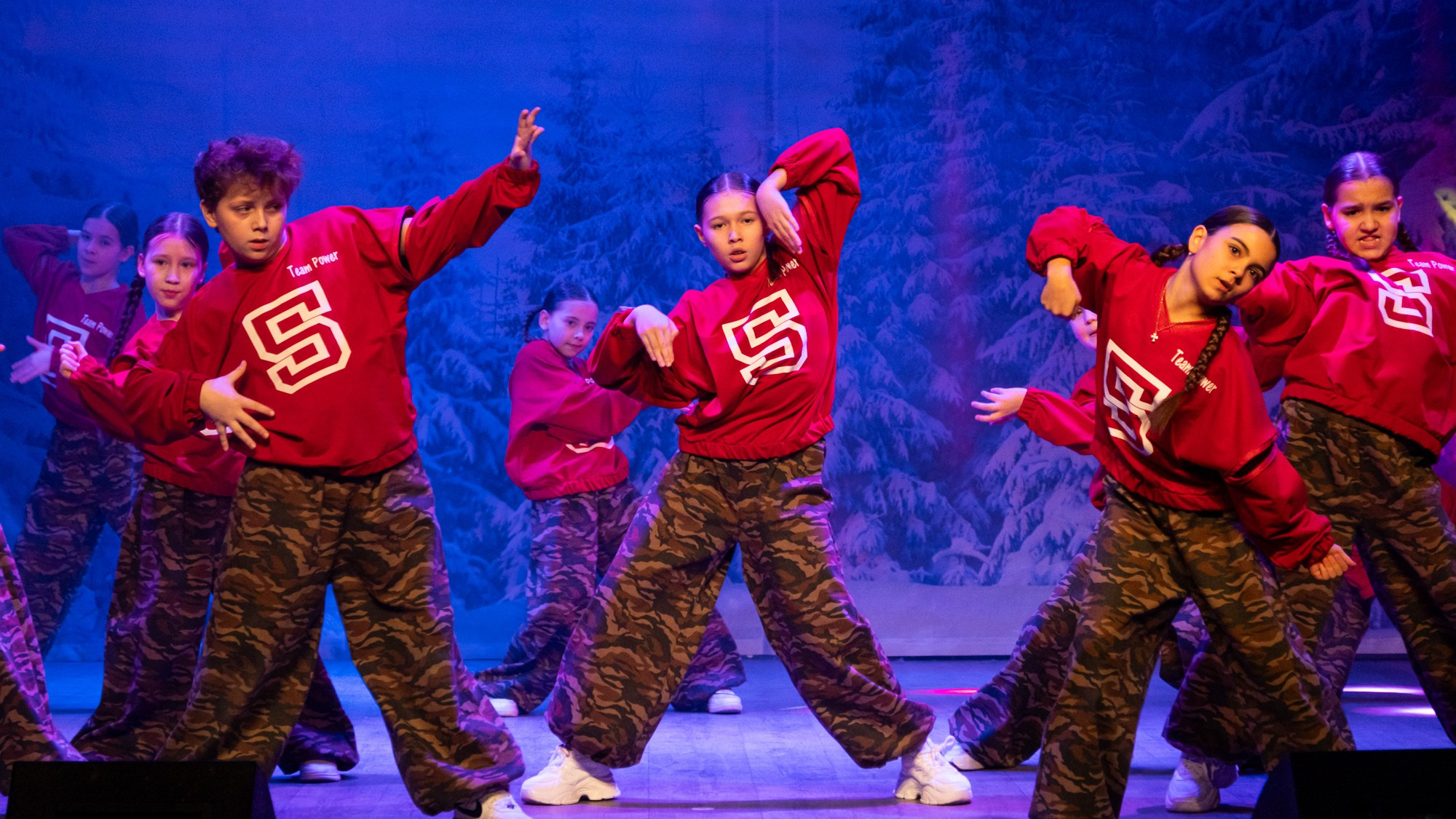 ОТЧЕТНЫЙ КОНЦЕРТ СТУДИИ ТАНЦА И ФИТНЕСА «TIME OF KINGS». Репортажный фотограф в Казани Павел Серпокрылов