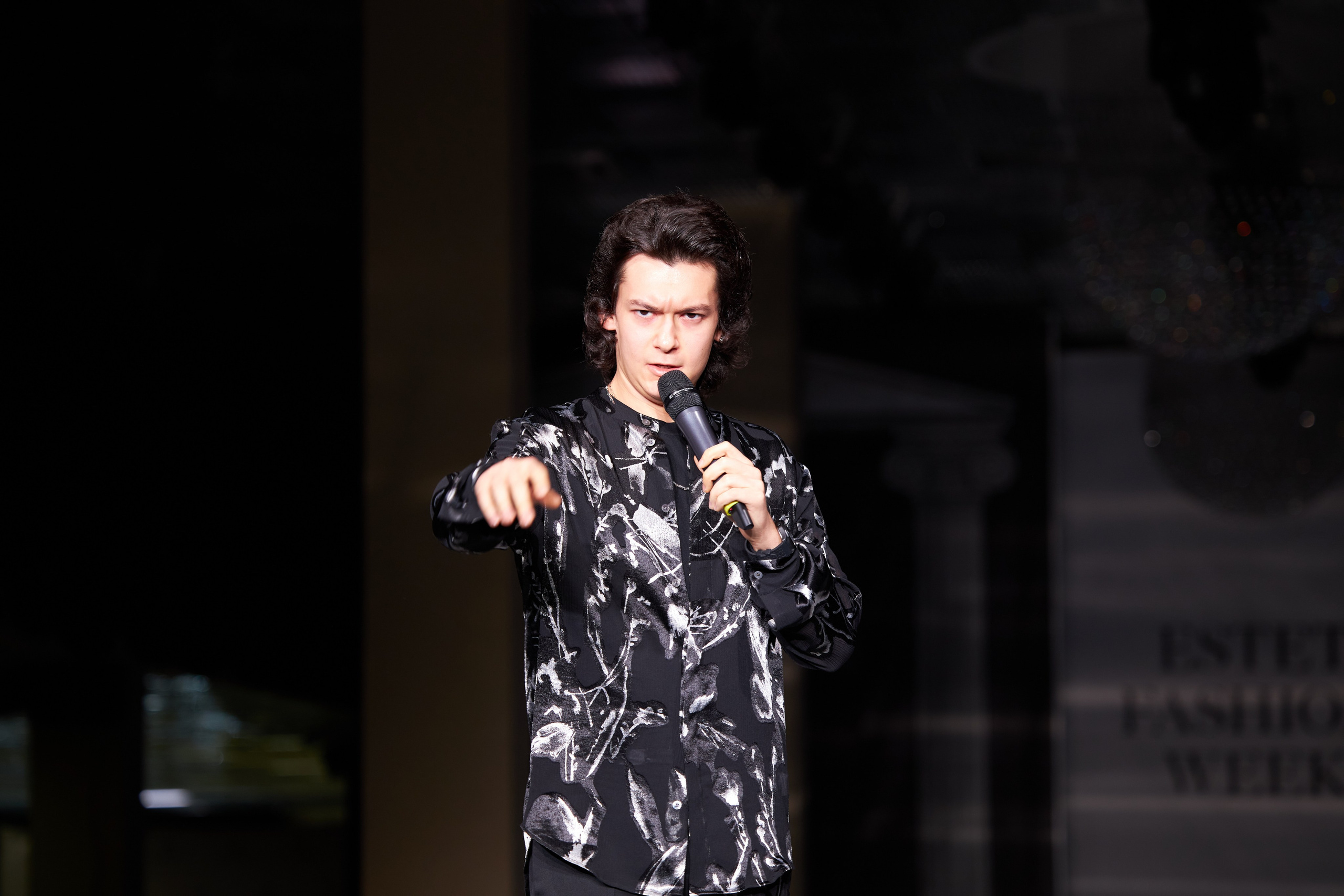 Estet Fashion Week 2023 - поет Сурен Платонов