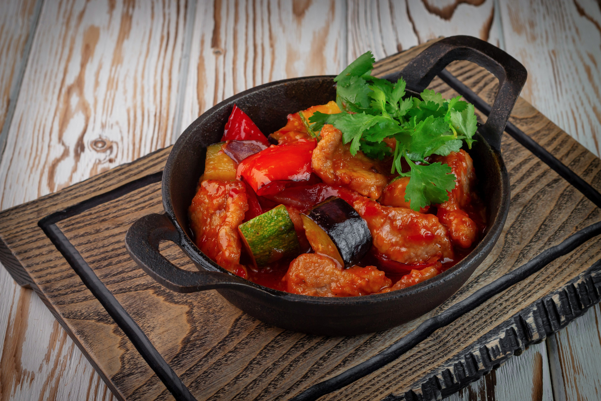 Съемка меню «Тут Харчо». Фуд фотограф Саратов | Фото еды для меню, сайта и доставки