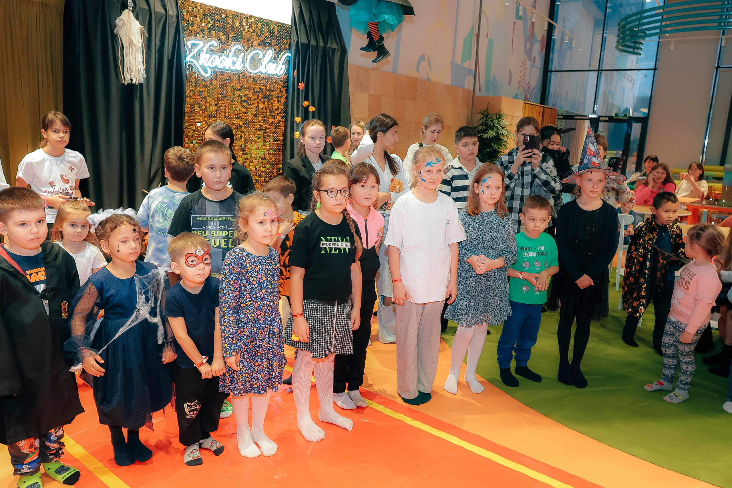 02.11 Halloween в Zhooki Park. Команда специалистов в мире фотографии и видео. Детский фотограф, семейный фотограф