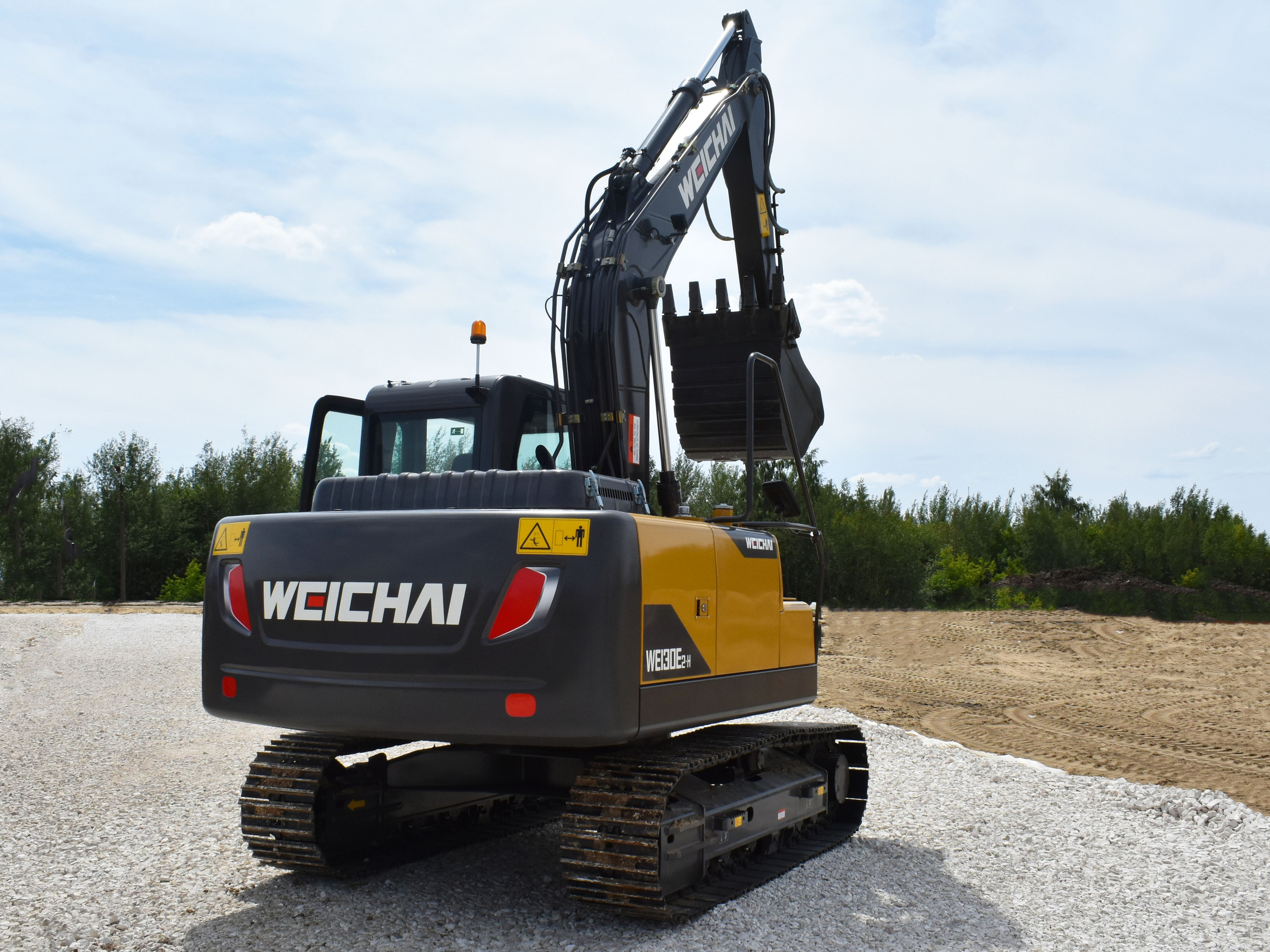 Фото гус.экс Weheavy WE130E2-H. Продажа и обслуживание грузовой техники и спецтехники в г. Новосибирск компания СТИ