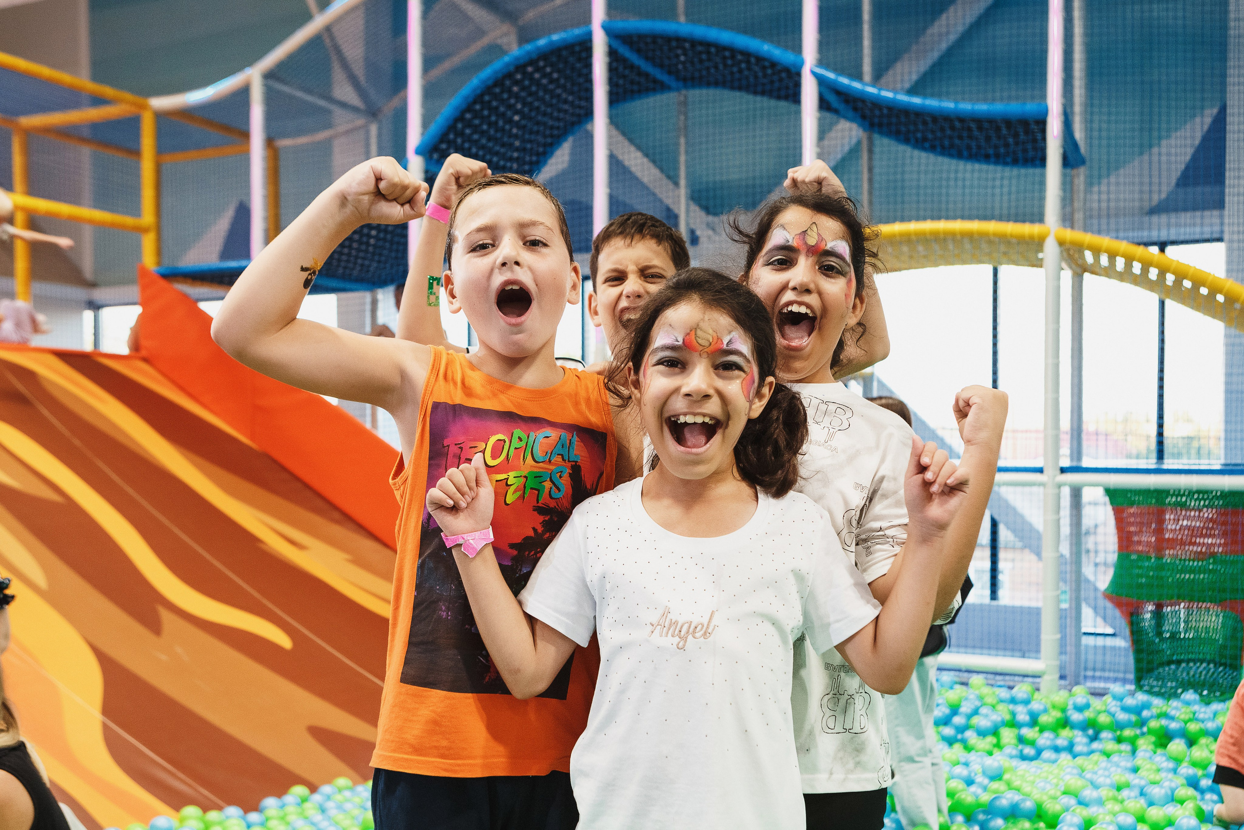 Туси Джуси Таганрог — Яркие и Весёлые Фотографии Детской Игровой Зоны. Свадебный и семейный фотограф в Таганроге Бакарюк Антон