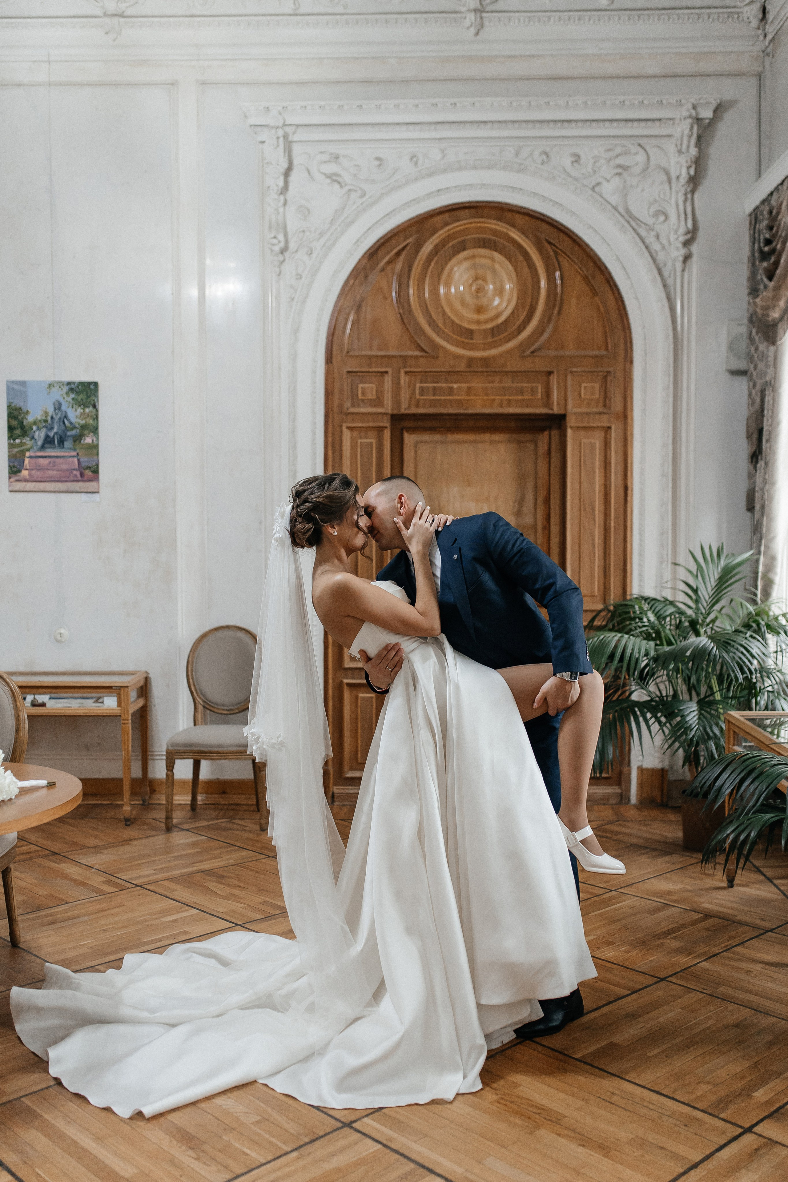 Свадебная фотосессия в Библиотеке-читальне имени А. С. Пушкина