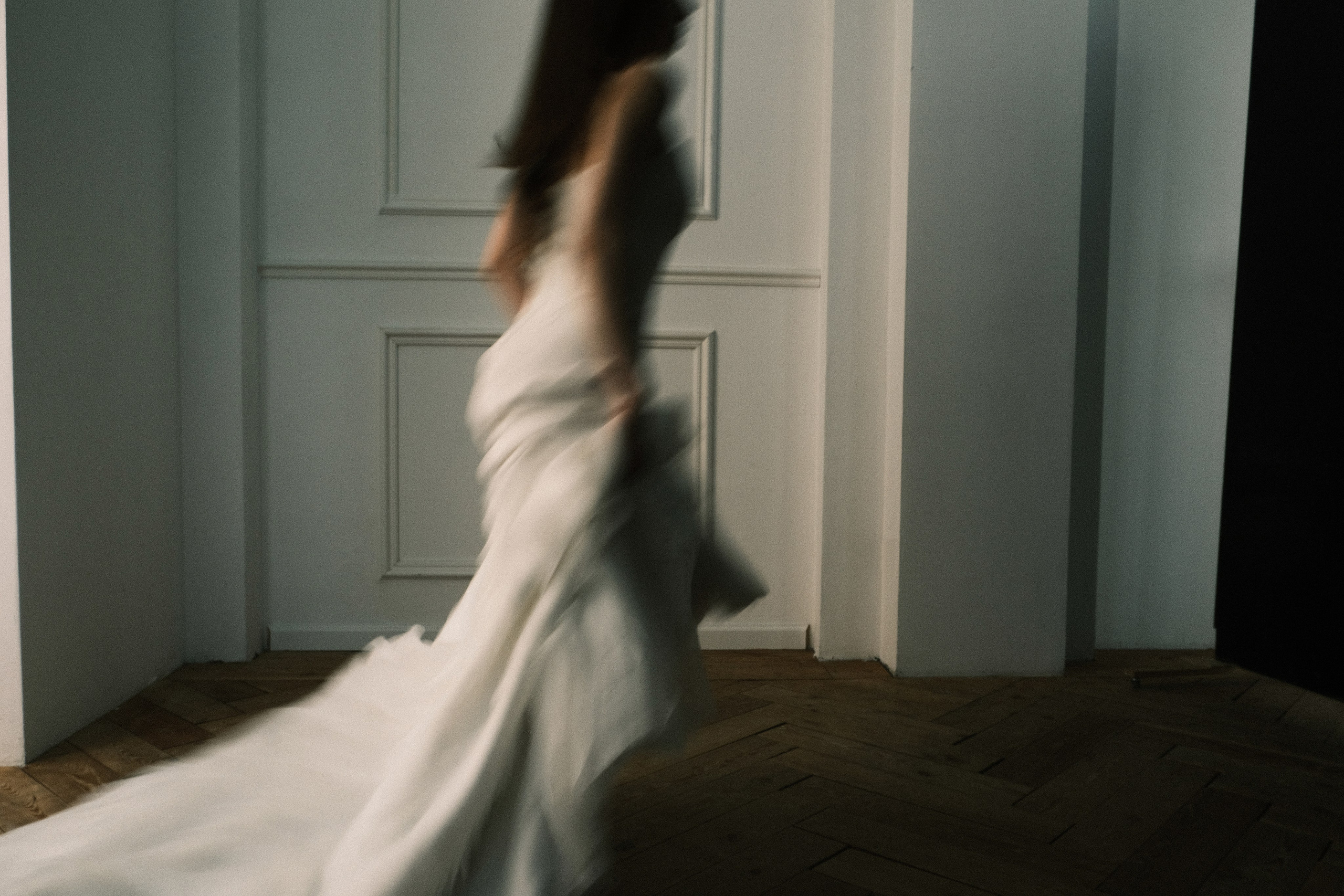 “Unirenter” Wedding Dress Salon. Izma photos