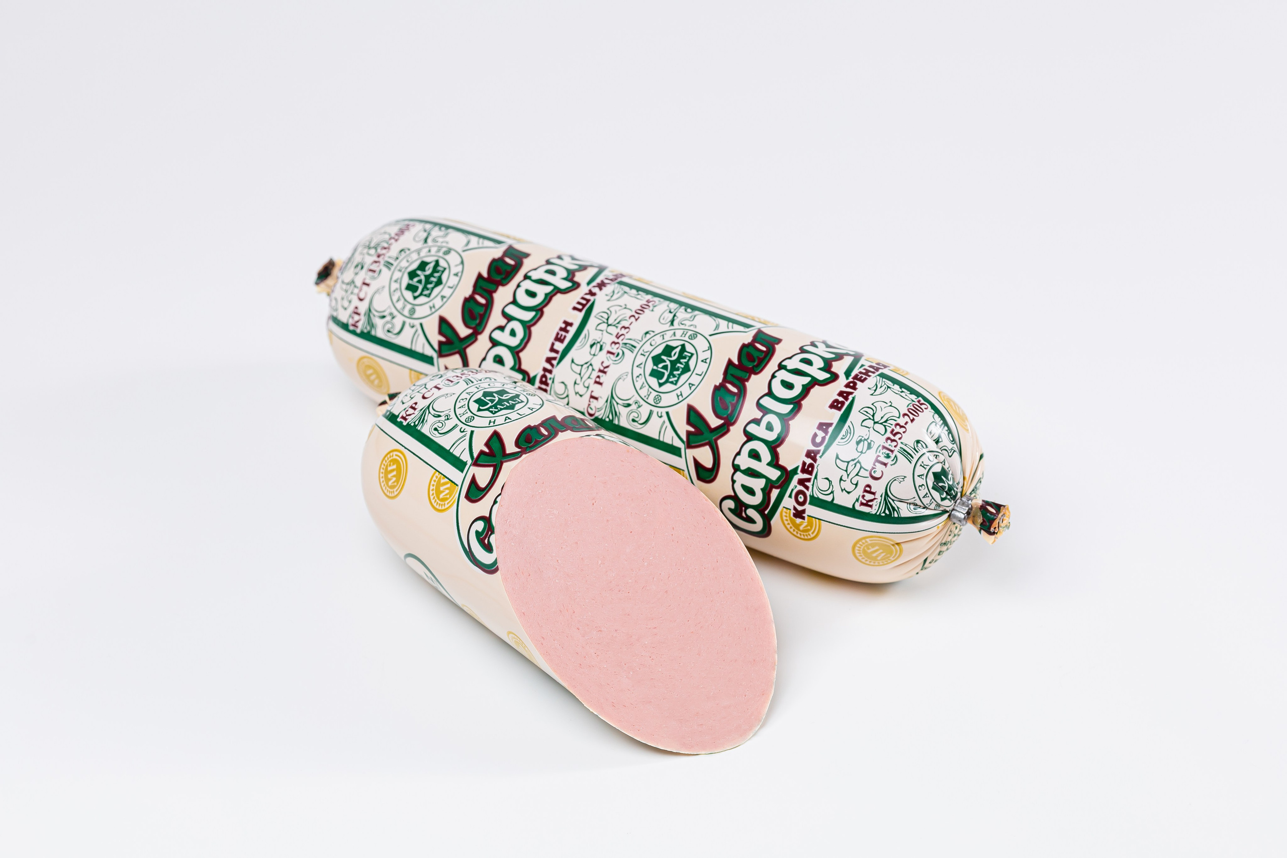 Фото на белом фоне для каталога бренда Максимовский продукт. Рекламный фуд фотограф и видеограф в Астане Алина Лысенко