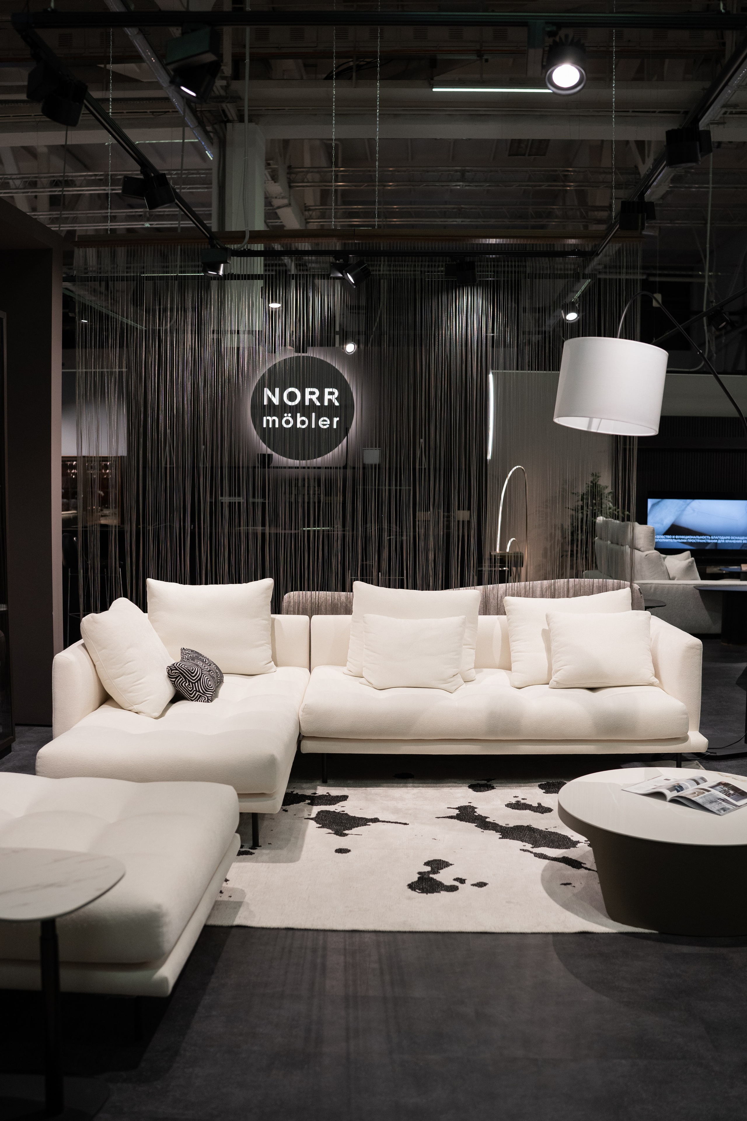 Разработка логотипа, фирменного стиля, создание коллекции мебели и предметов декора, дизайн-проект шоурумов с нуля