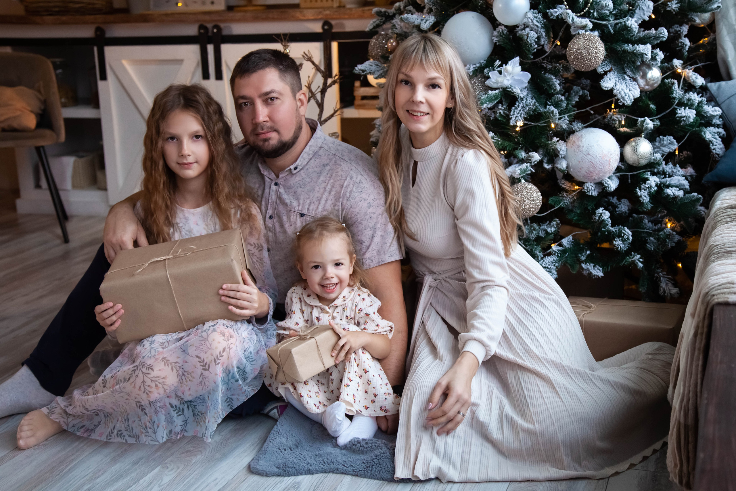 В нашей семье есть традиция — семейная фотосессия перед Новым годом. Фотограф Newborn в Саратове Екатерина Завитова