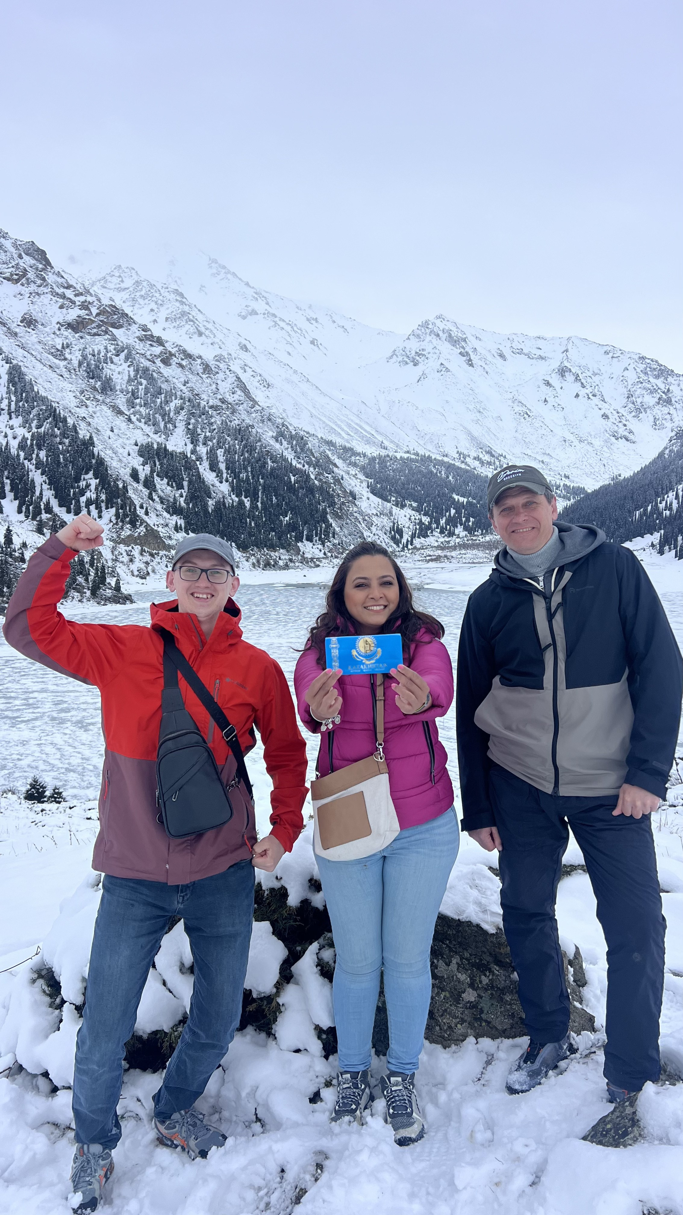 Экскурсия и тур на Большое Алматинское Озеро (БАО) и водопад Аюсай из Алматы