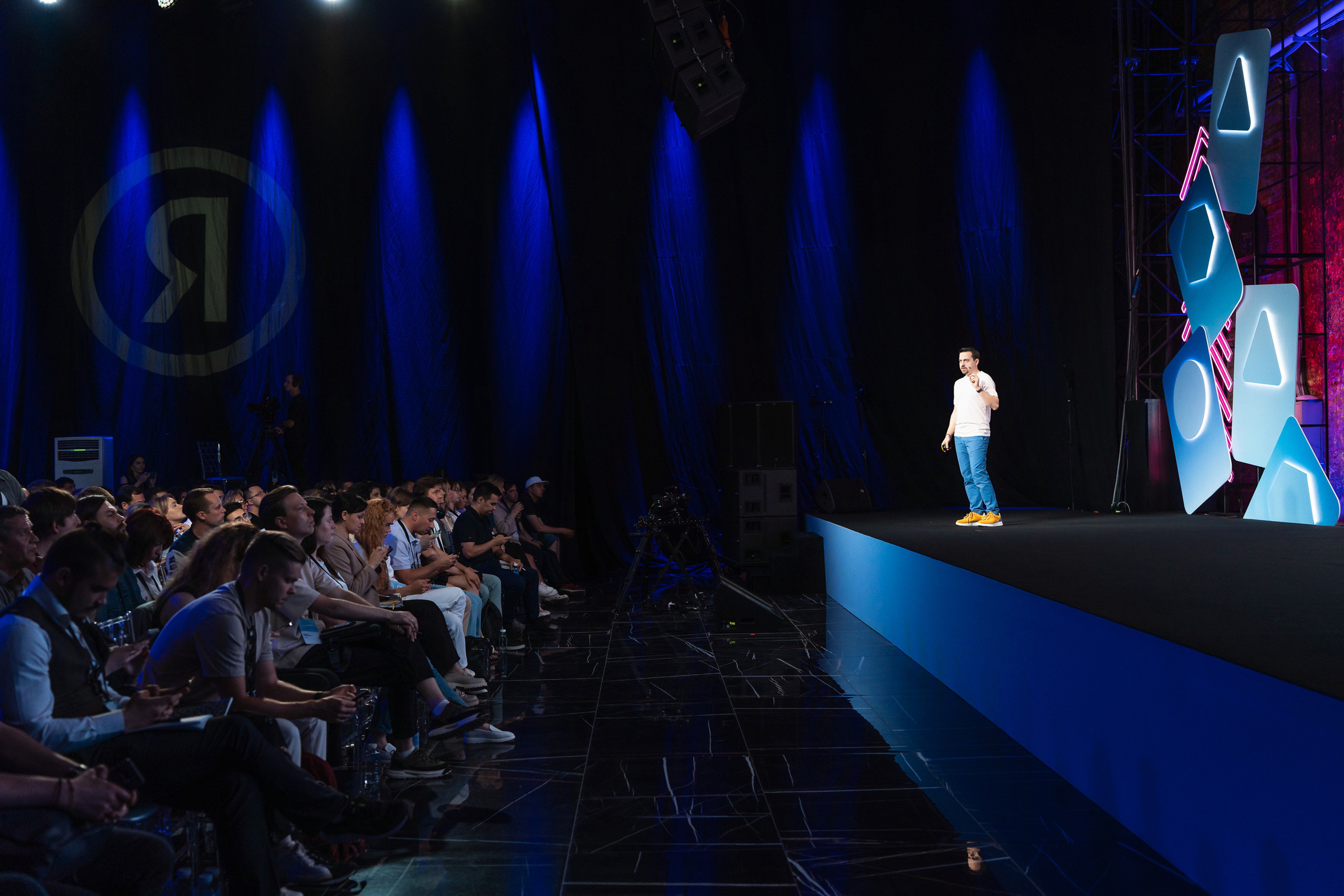 Конференция Яндекс Рекламы «Технологии для роста продаж». Святослав Буньков | фотограф