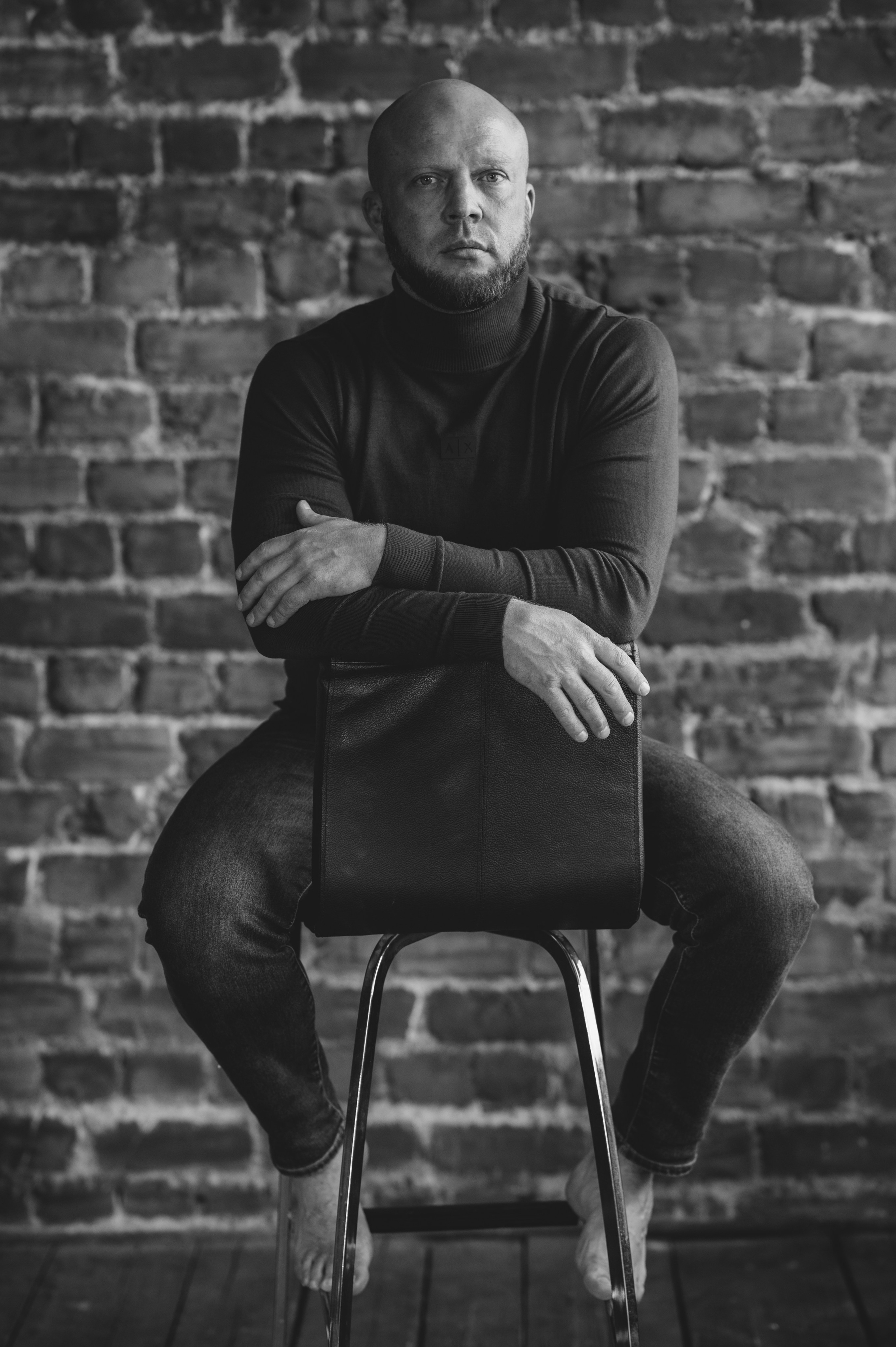 Мужской портрет в студии. Фотограф в Саратове для всей семьи Бечина Диана