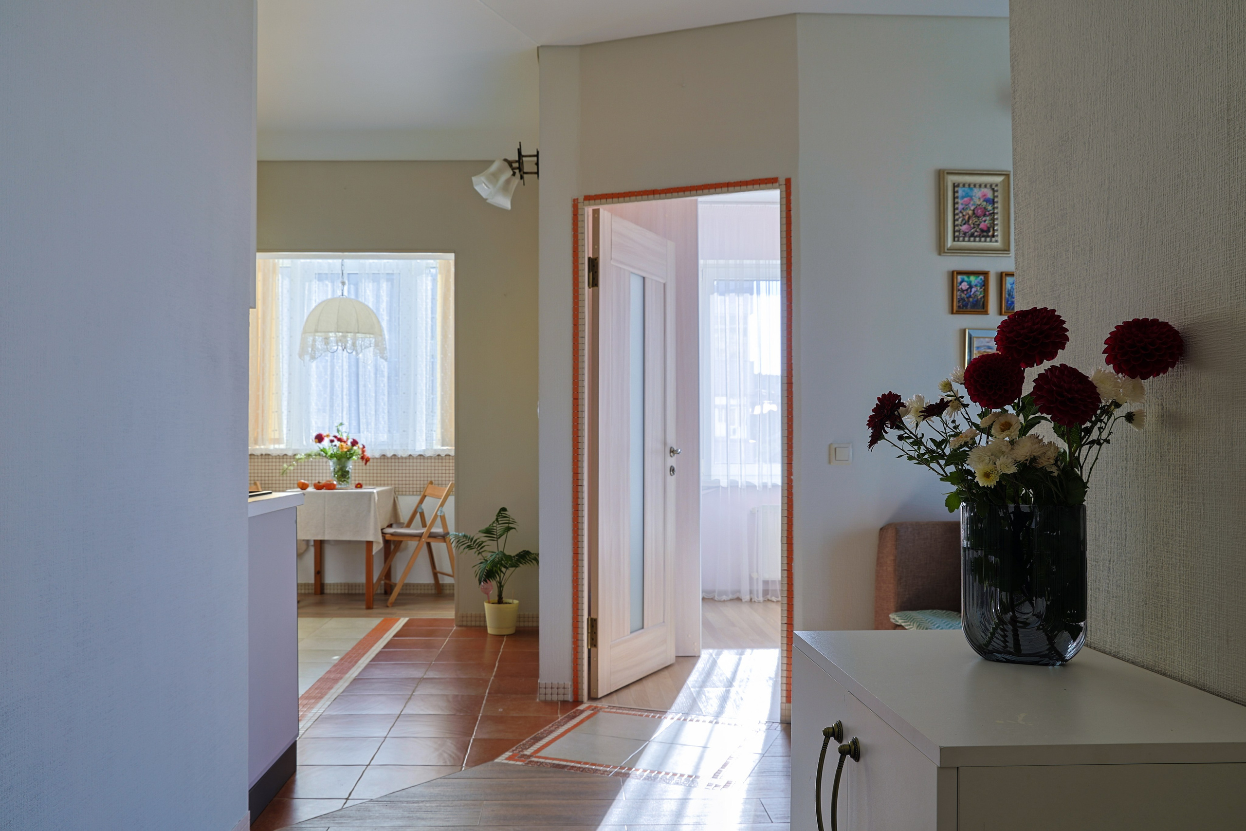 Комплексная подготовка квартиры для посуточной аренды в Геленджике. Интерьерная съёмка и подготовка недвижимости к аренде/продаже. Геленджик, Краснодарский край — Юлия Софронова, Art Sea Homes