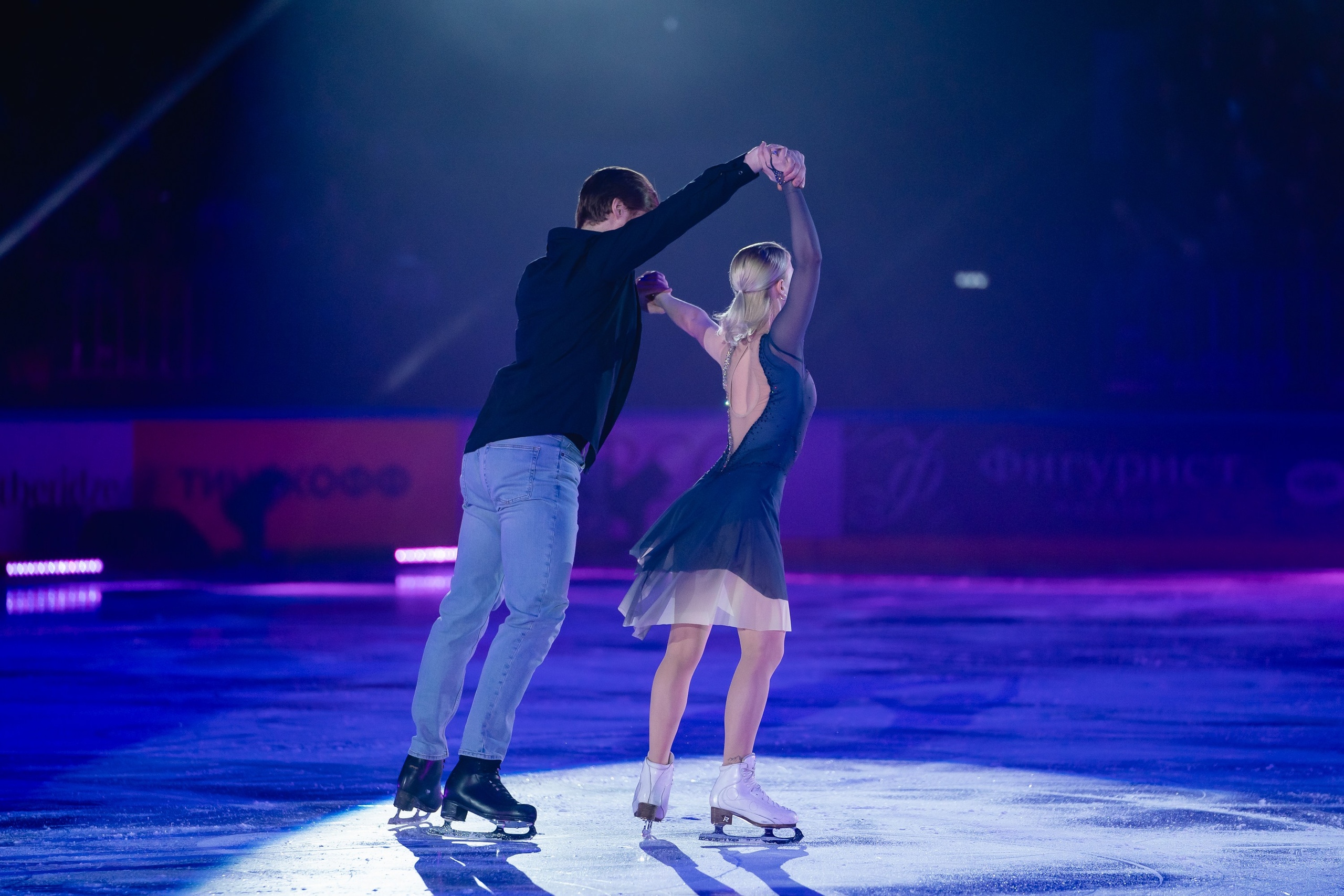 Шоу «Чемпионы на льду» в Новосибирске. Воробьева Ксения — Спортивный и танцевальный фотограф Новосибирск